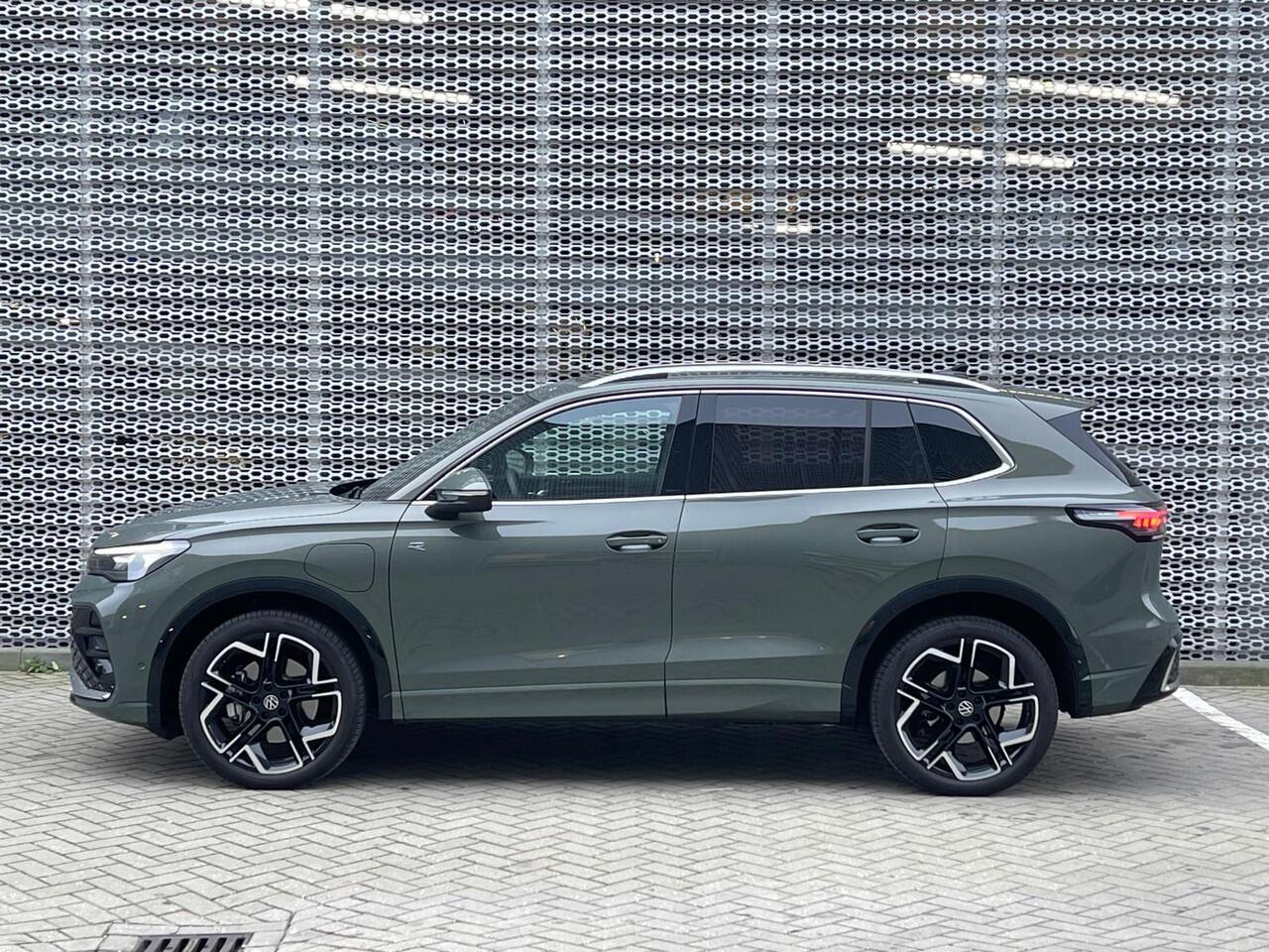 Volkswagen TIGUAN 1.5 eHybrid 204PK DSG R-Line Edition / Trekhaak / 360° Camera / Harman Kardon / Head-Up Display / 20'' LMV / VW