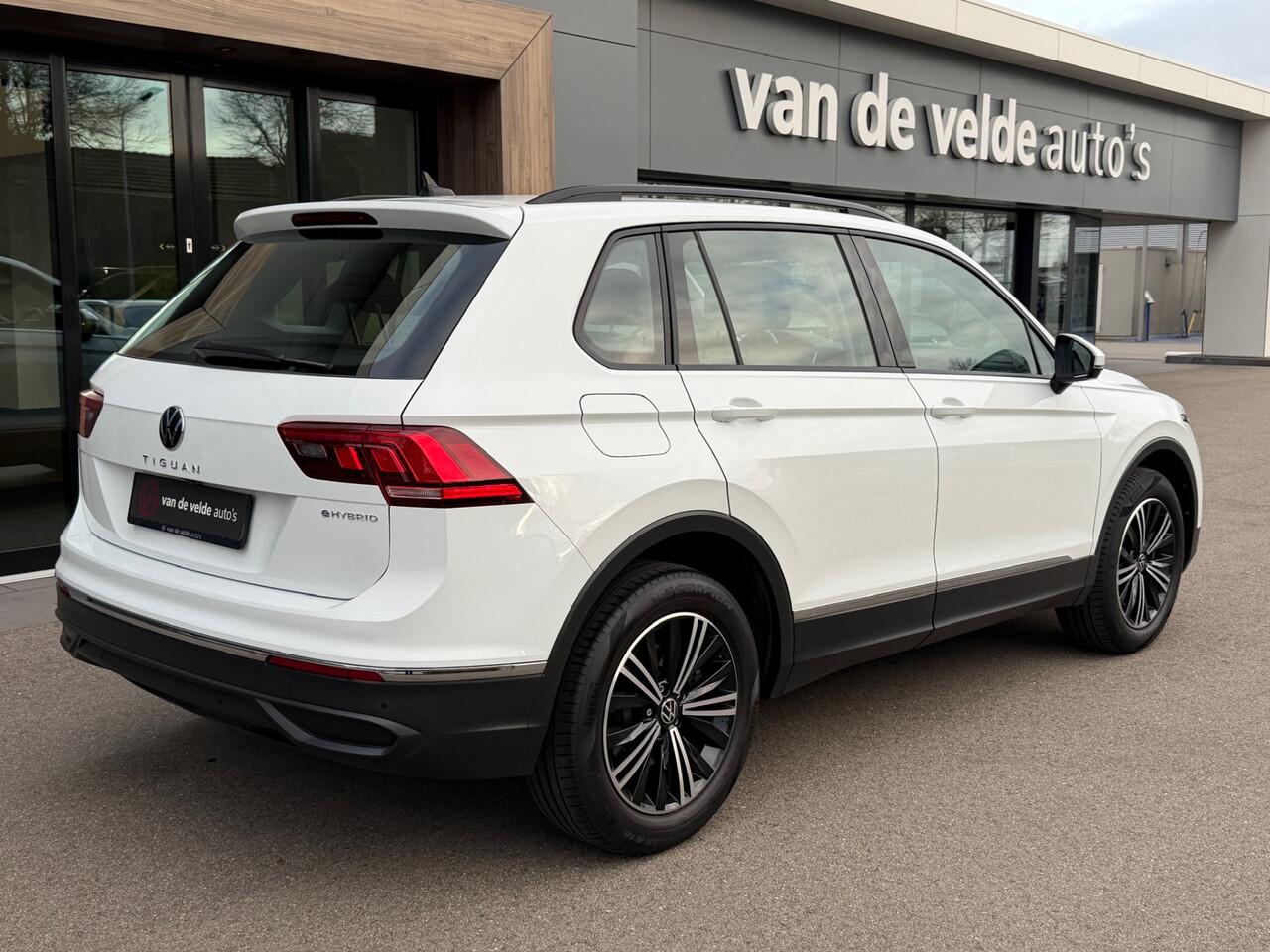 Volkswagen TIGUAN 1.4 TSI DSG eHybrid Life | Leder | Trekhaak | 360 Camera | Elek. klep | Rijklaar incl. 1 jaar Bovag garantie