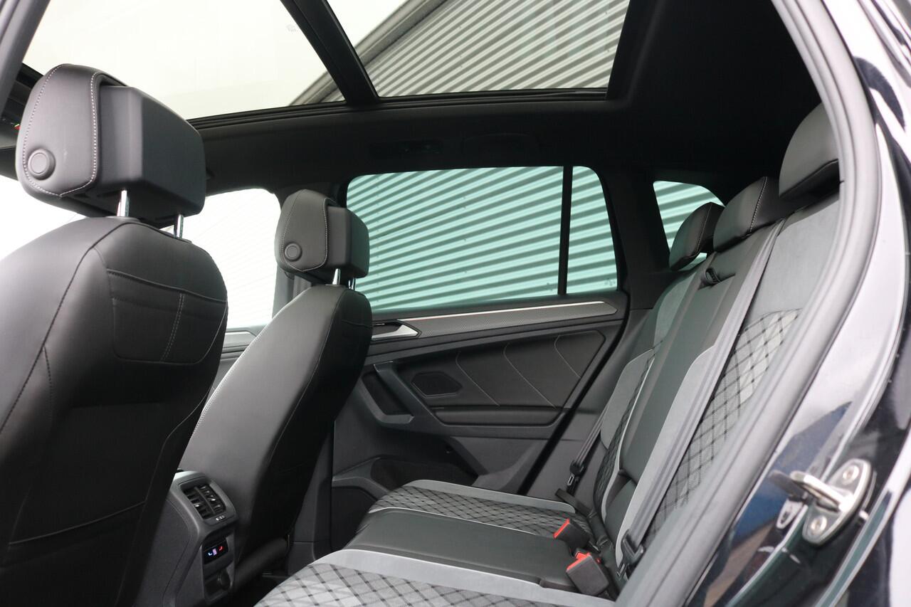 Volkswagen TIGUAN 2.0 TSI 4Motion R-Line Black Style (Panoramadak Carplay ViertualCockpit ACC 360Camera IQ-Light Trekhaak 20InchLMV PrivacyGlass)