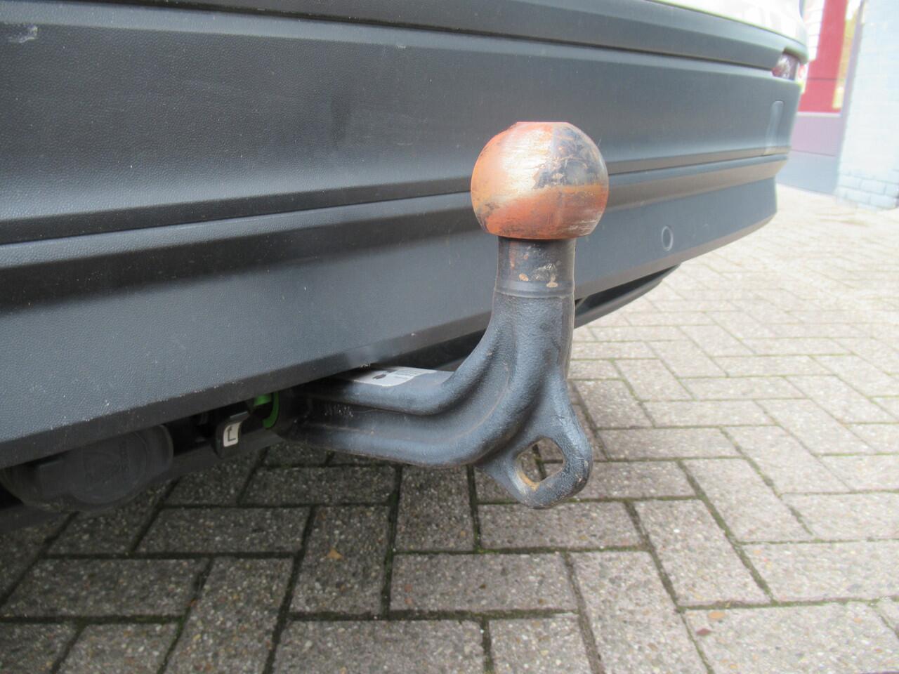 Volkswagen TIGUAN 1.4 TSI Comfortline Business | Clima-Airco | Navigatie | Stoelverwarming | Incl. BOVAG Garantie | Parkeersensoren | Bluetooth |