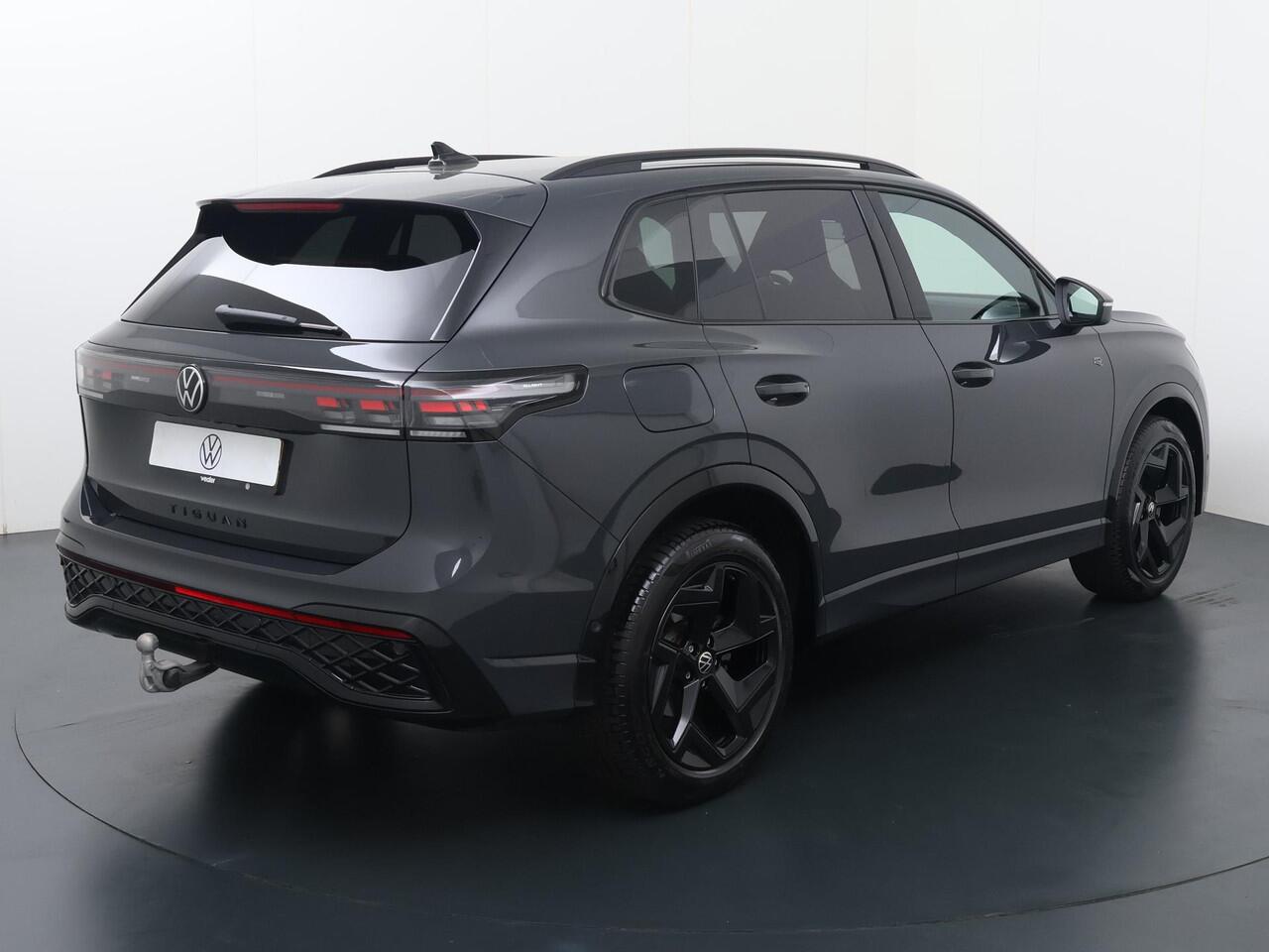 Volkswagen TIGUAN 1.5 eTSI R-Line Edition | 150 PK | Achteruitrij camera | Multifunctioneel stuurwiel | Trekhaak | Stoelverwarming | R-line |