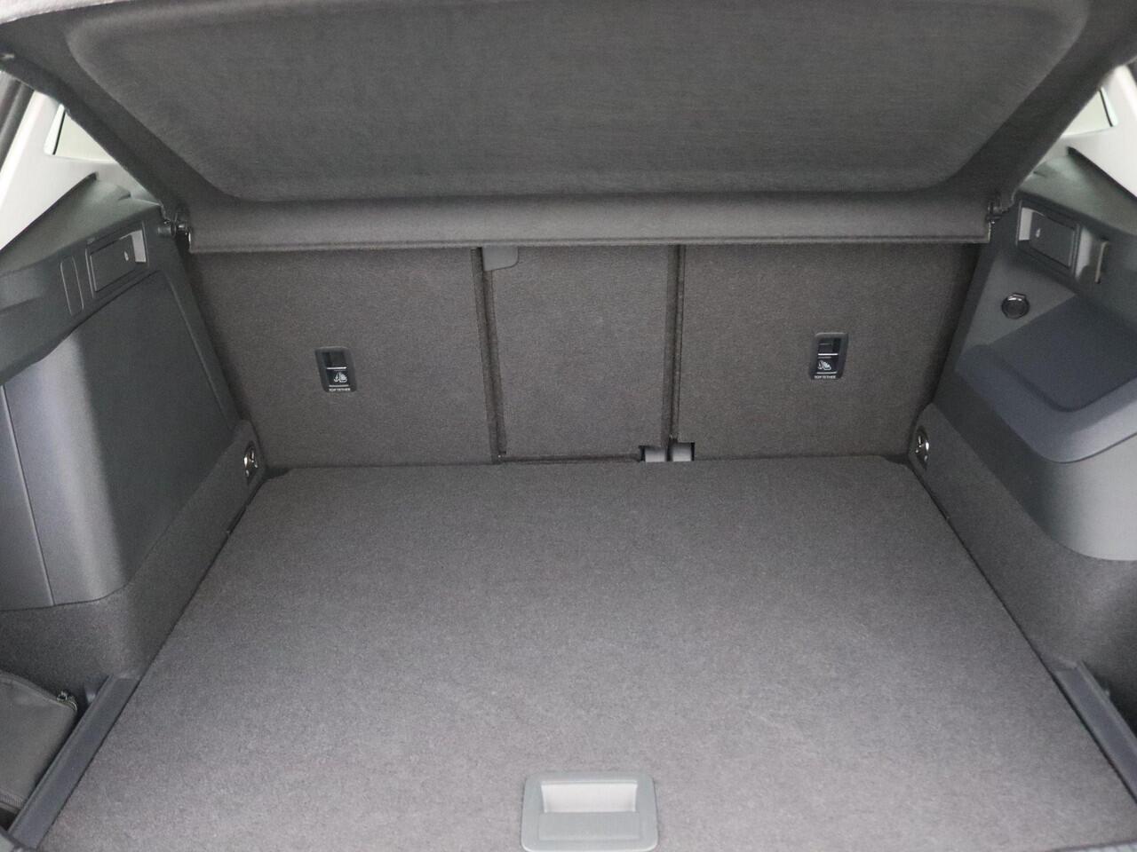 Volkswagen TIGUAN 1.5 eHybrid Life Edition Trekhaak, 19" LM Velgen, Keyless, Achteruitrijcamera, Side Assist, Navi via Apple Carplay/Android Auto, Adaptieve Cruise Control, Stoel-Stuurverwarming, Elektr. Achterklep