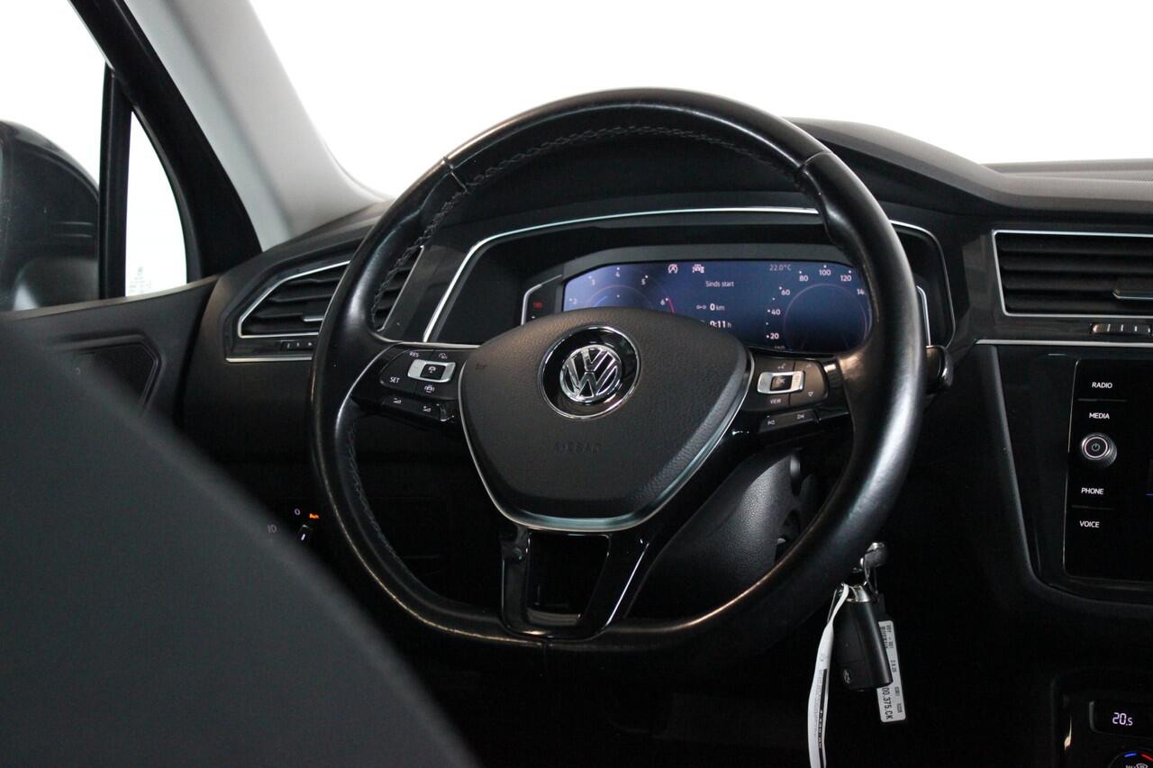 Volkswagen TIGUAN 1.5 TSI ACT Highline Trekhaak | Virtual Cockpit | Carplay | Alcantara | Adapt. Cruise | LED | 18" LMV | PDC V+A