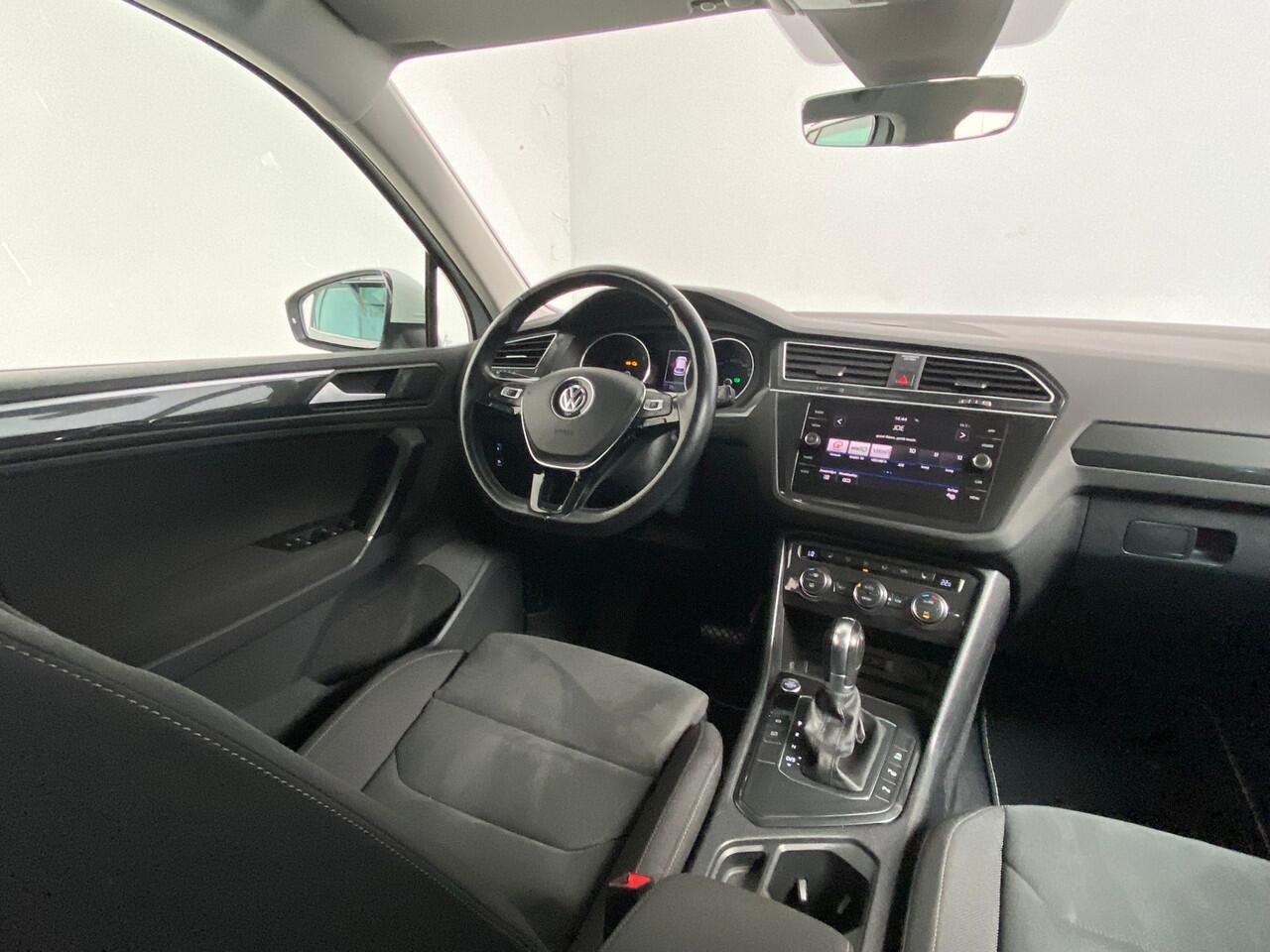 Volkswagen TIGUAN 1.5 TSI ACT Highline R-Line Look