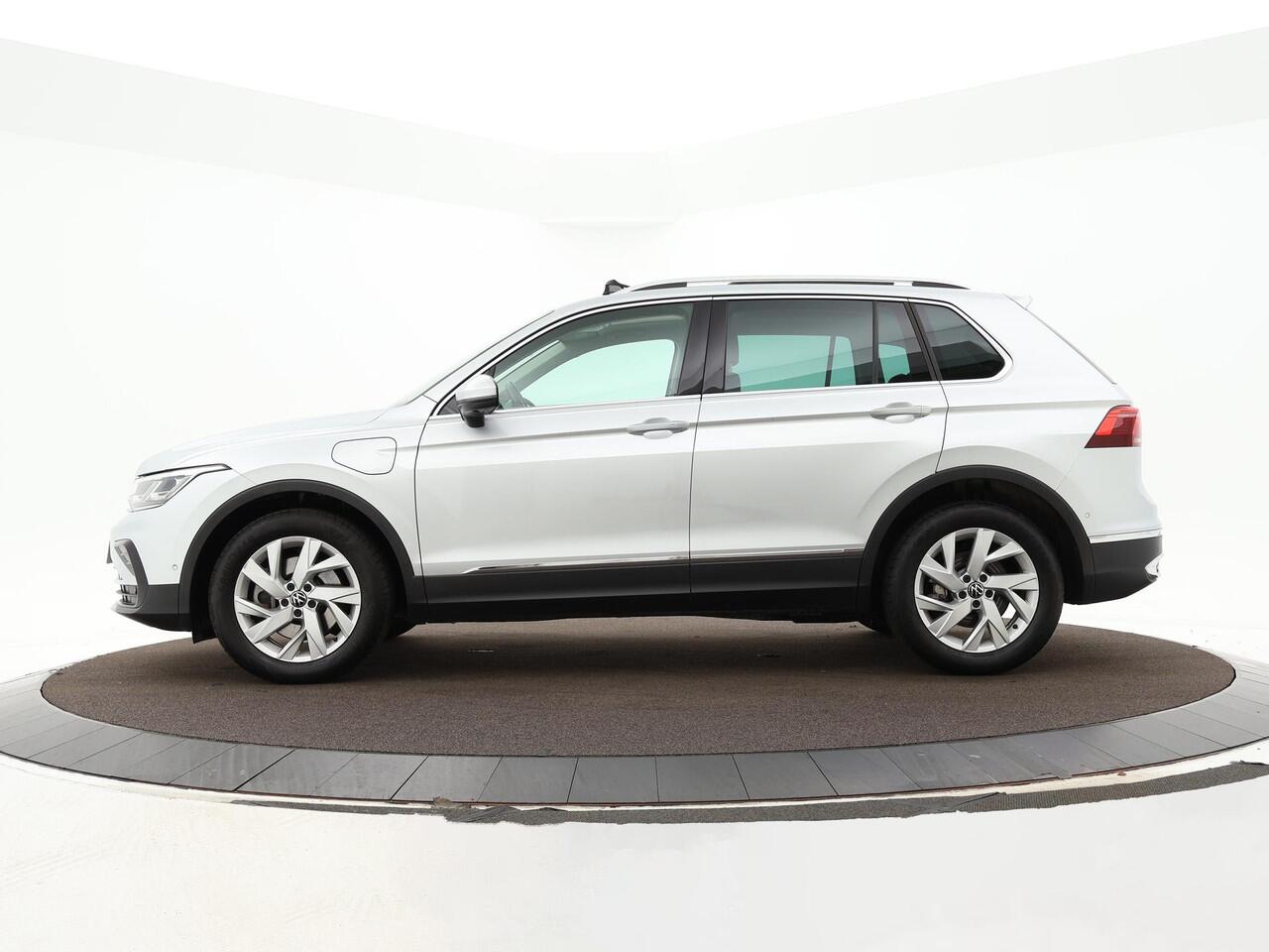Volkswagen TIGUAN 1.4 TSI 245pk DSG eHybrid Elegance · 360 Camera · Panoramadak · Elek. Trekhaak · Apple/Android Car Play · IQ.Light · Navi · 18'' Inch ·