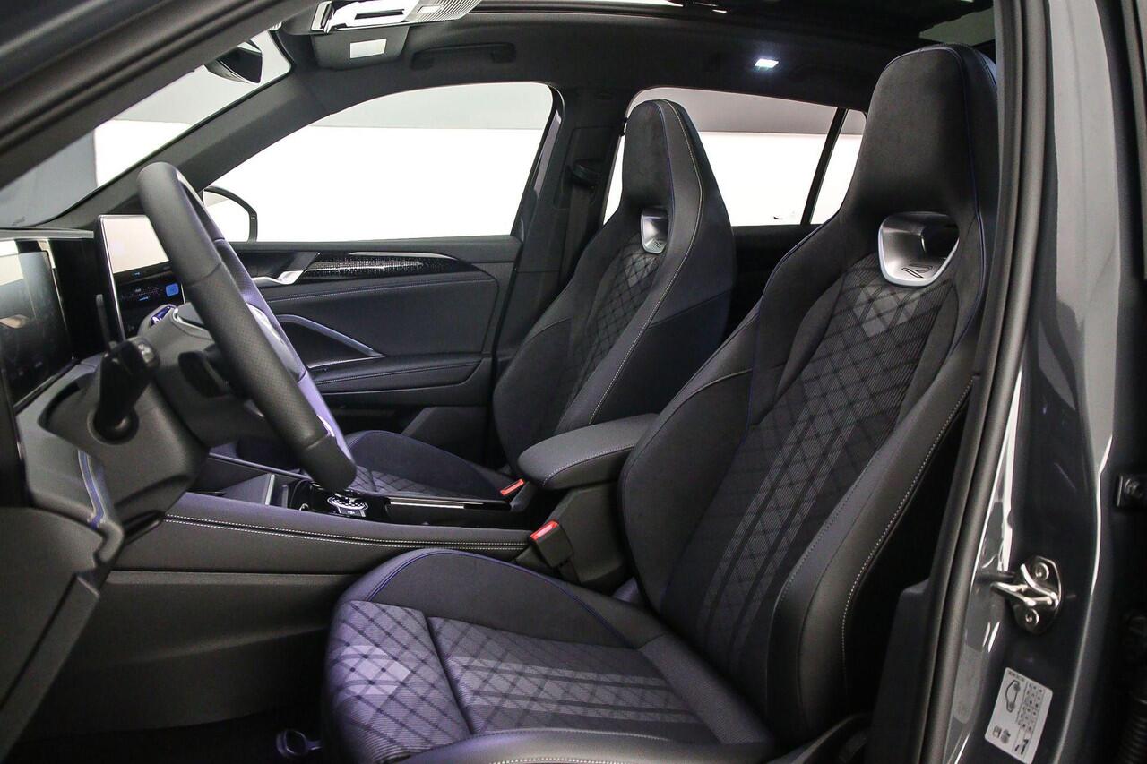 Volkswagen TIGUAN R-Line Edition 1.5 TSI eHybrid 272pk DSG Automaat Trekhaak, Panoramadak, Adaptive cruise control, Achteruitrijcamera, Navigatie, Elektrische achterklep