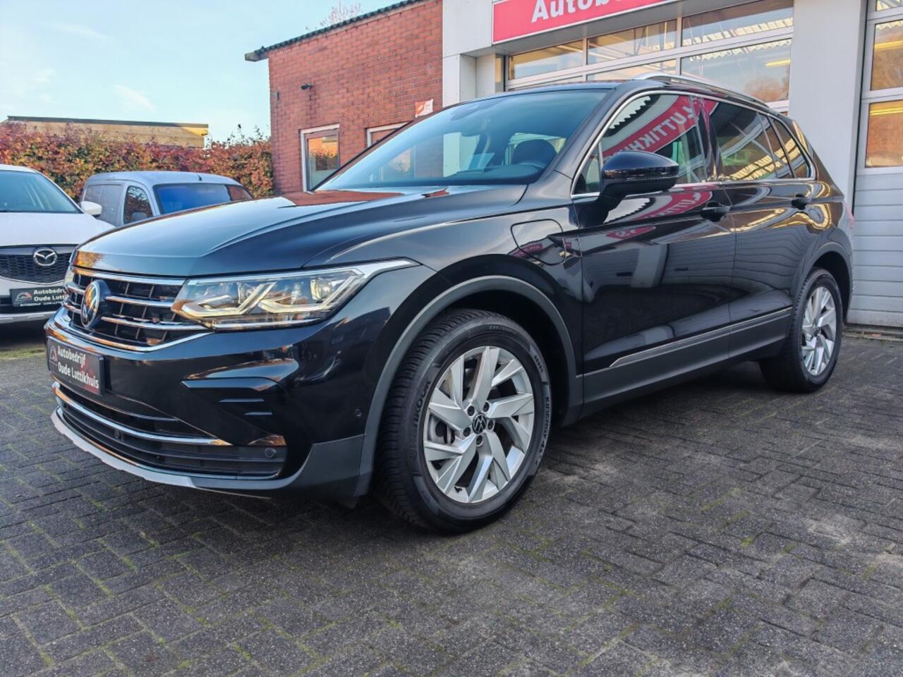 Volkswagen TIGUAN 1.4TSI eHybrid 245PK Elegance IQ-Light Virtual Camera ACC Trekhaak Navi
