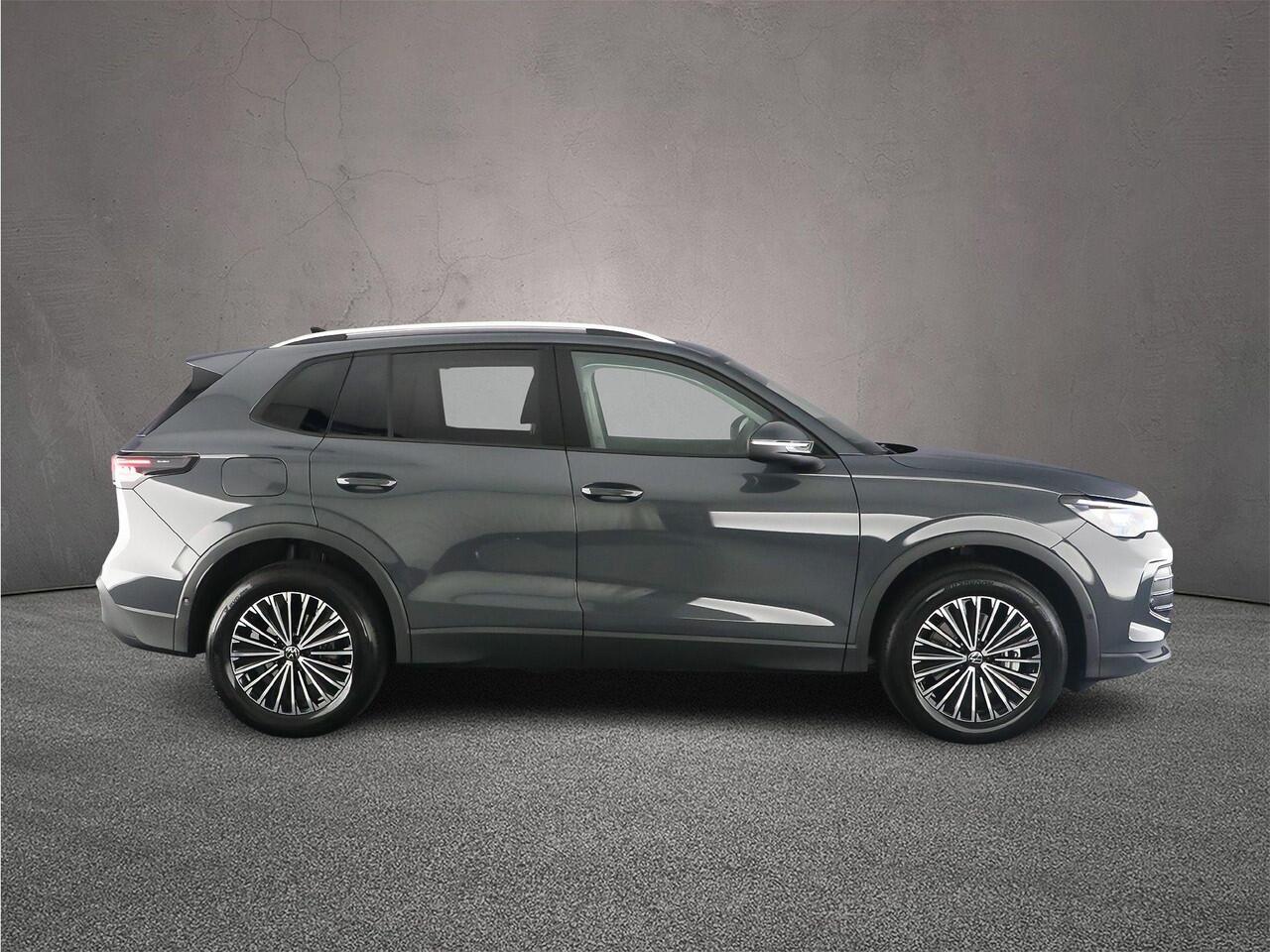 Volkswagen TIGUAN Life Edition 1.5 TSI eHybrid 204pk DSG Automaat Adaptive cruise control, Elektrische achterklep, LED koplampen, Achteruitrijcamera, Stoelverwarming, Parkeersensoren