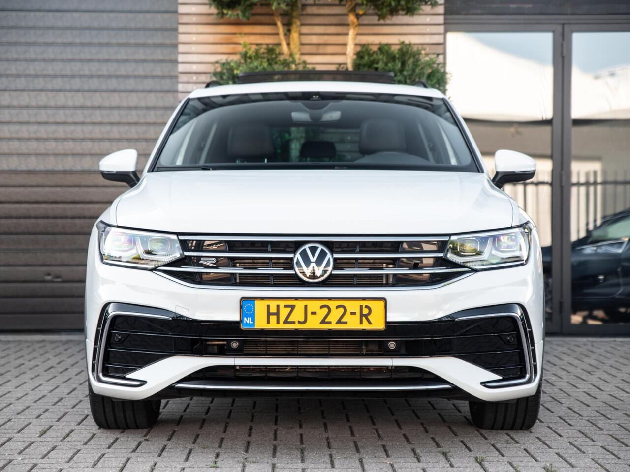 Volkswagen TIGUAN 1.5 TSI R-Line / Panoramadak / 20" LMV / Adaptive Cruise Control / IQ Light
