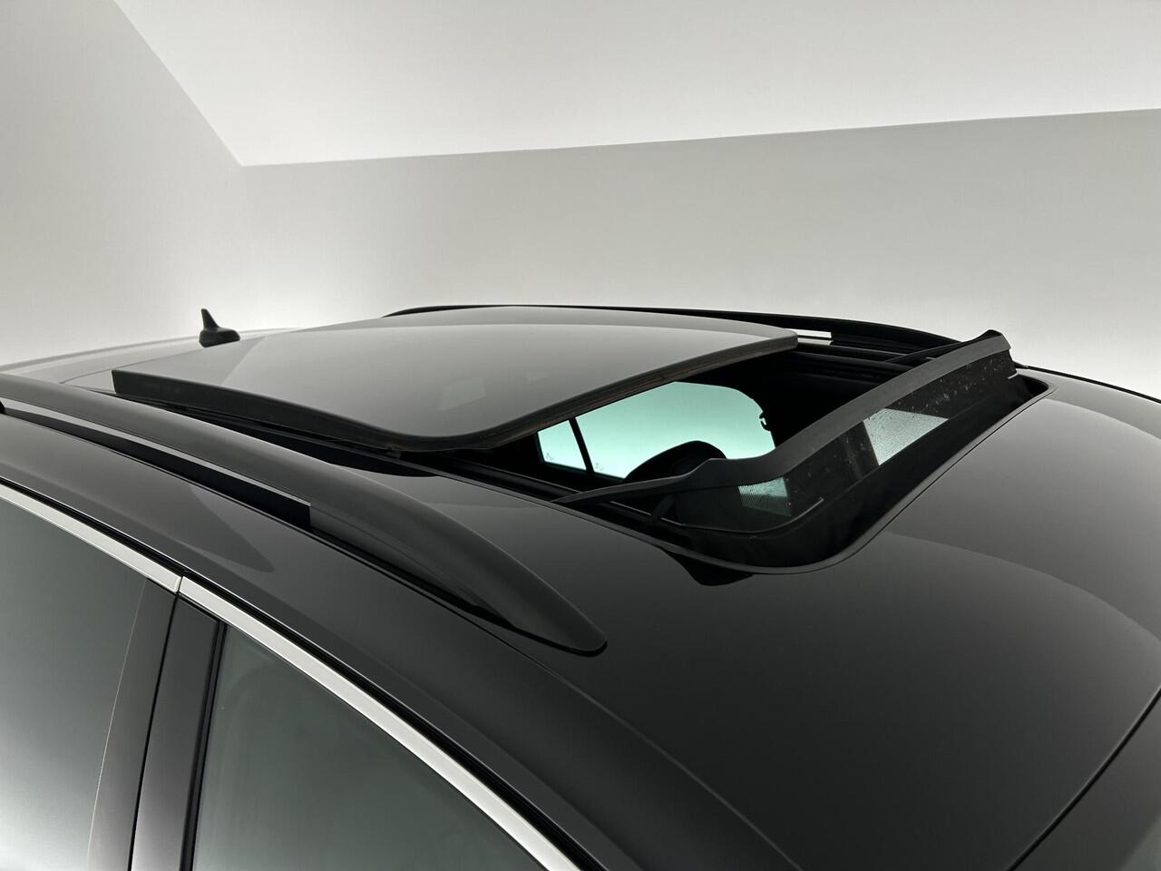 Volkswagen TIGUAN 1.5 TSI 150pk DSG R-Line Panoramadak Stoelverwarming Virtual Cockpit Navigatie