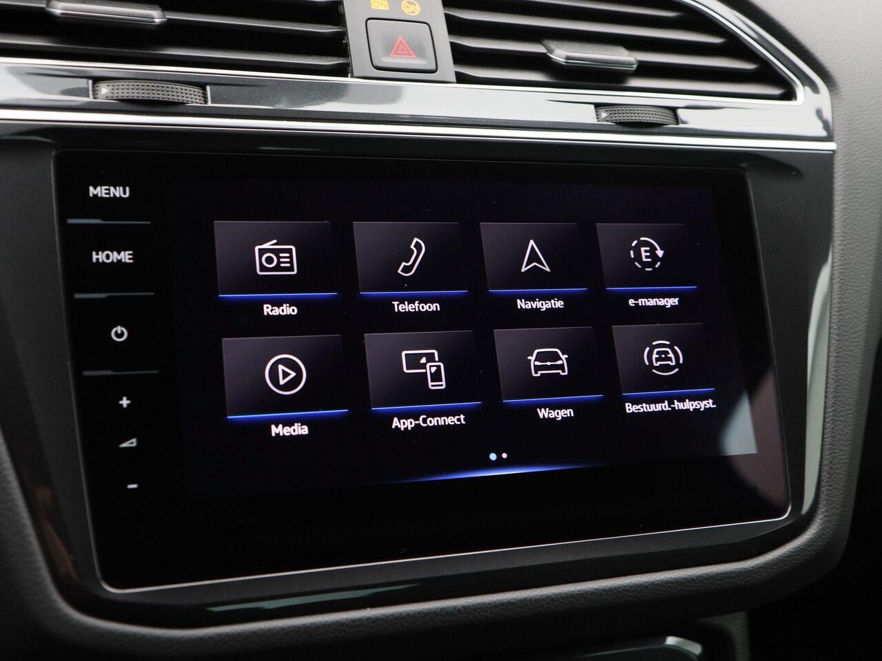 Volkswagen TIGUAN 1.4 TSi 245 Pk eHybrid R-Line Business Automaat | Trekhaak | LED | Stoel en Stuur Verwarming | Adaptive Cruise | Carplay | Navigatiesysteem | Parkeersensoren | Camera | Elektrische Achterklep | 20 Inch | 30.380 Km!!