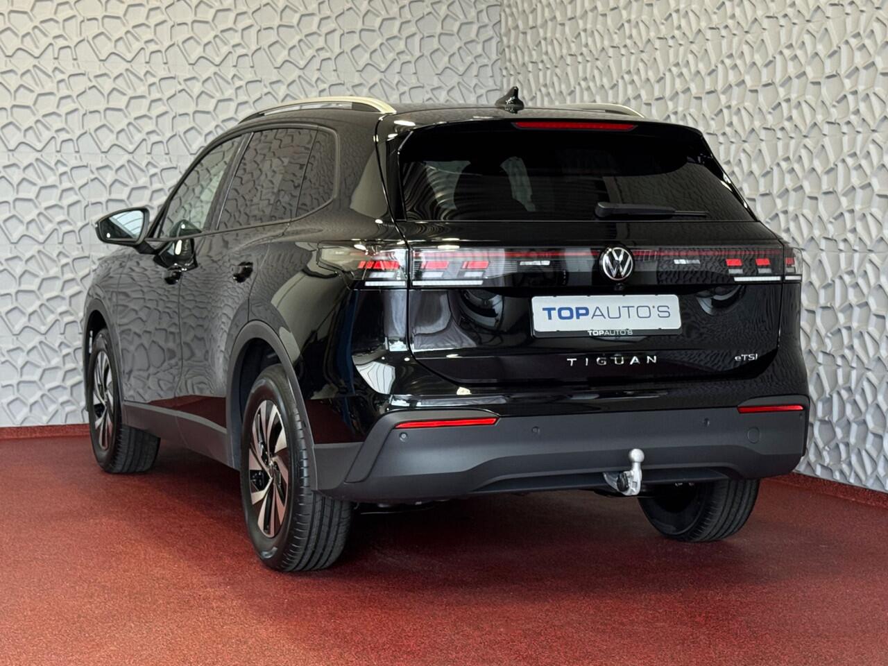Volkswagen TIGUAN 1.5 eTSI 150PK DSG ? NIEUWE AUTO? TREKHAAK IQ.LED CARPLAY NAVI ELEK.KLEP STOEL/STUUR VERW LED 10/2025 BENZINE ?Top Auto's Wijchen , 30 Jaar Specialist in Volkswagen : Alle Type's : R-Line Edition / Style / First Edition / Highline / Life , Zowel PHEV / H