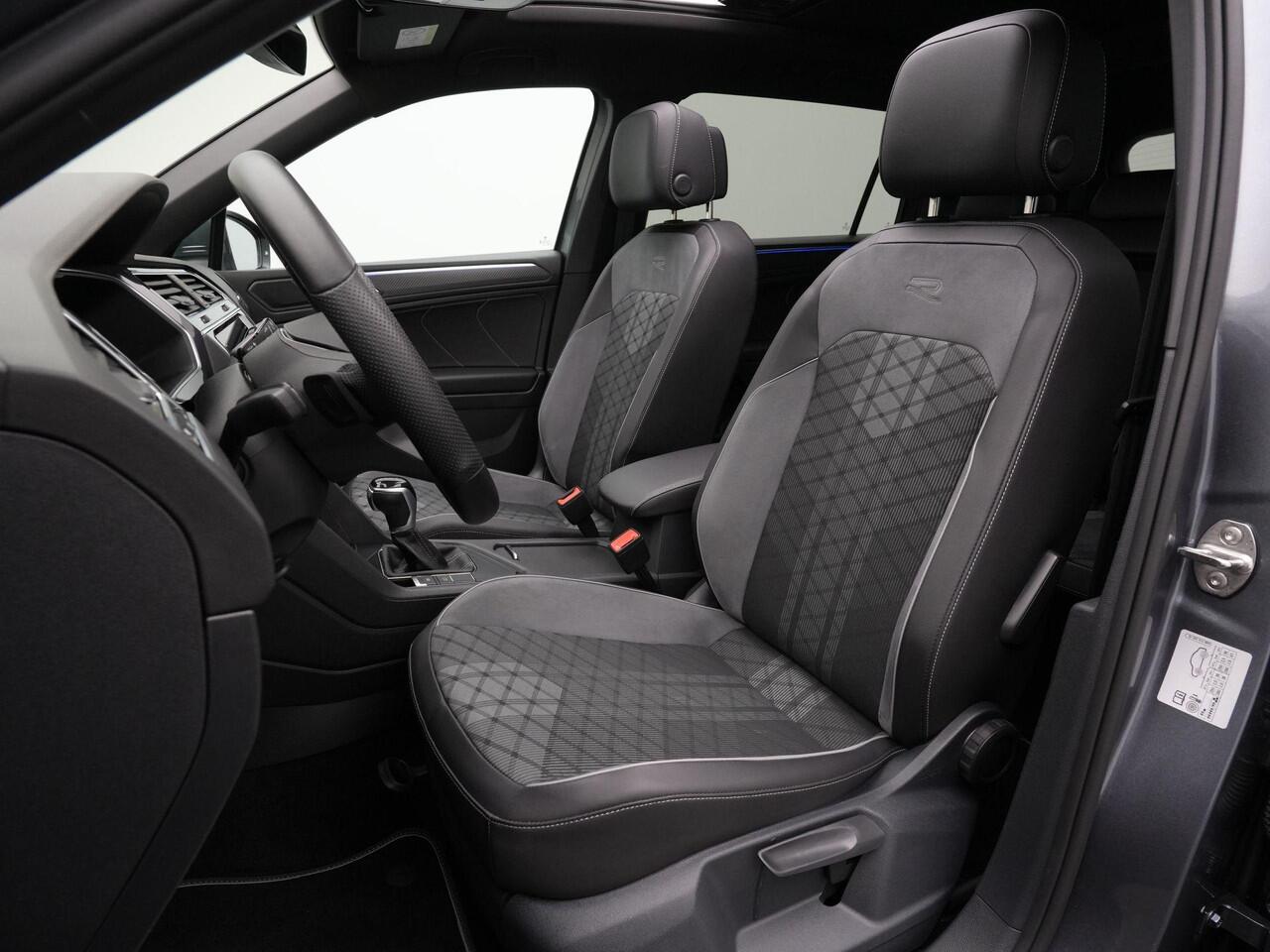 Volkswagen TIGUAN Allspace 7-zits 1.5 TSI R-Line Business | Panoramadak | Trekhaak | IQ Light | Stuur-/stoelverwarming | Achteruitrijcamera