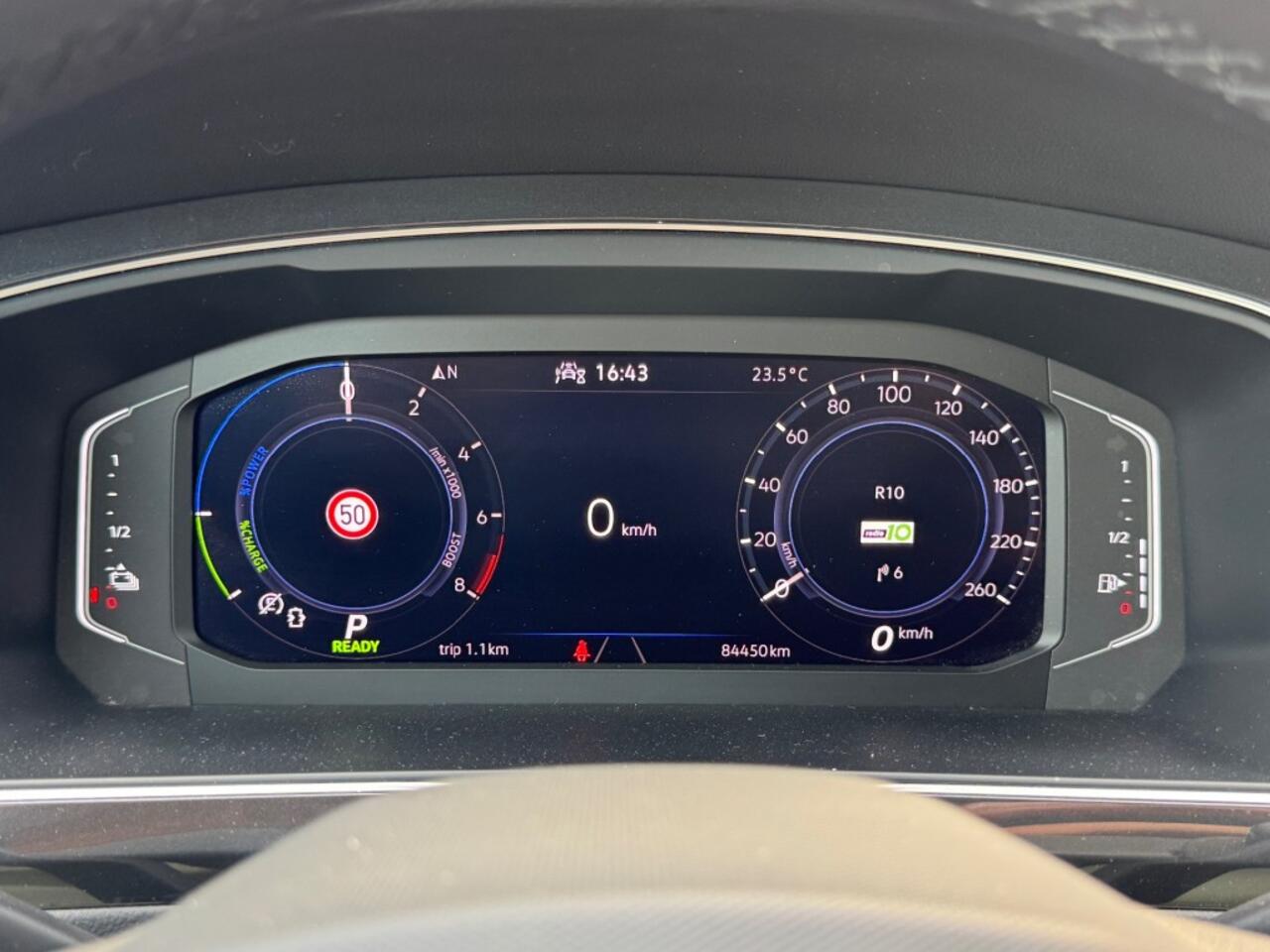 Volkswagen TIGUAN 1.4 TSI e-Hybrid Business - adaptive cruise - winterpack - camera