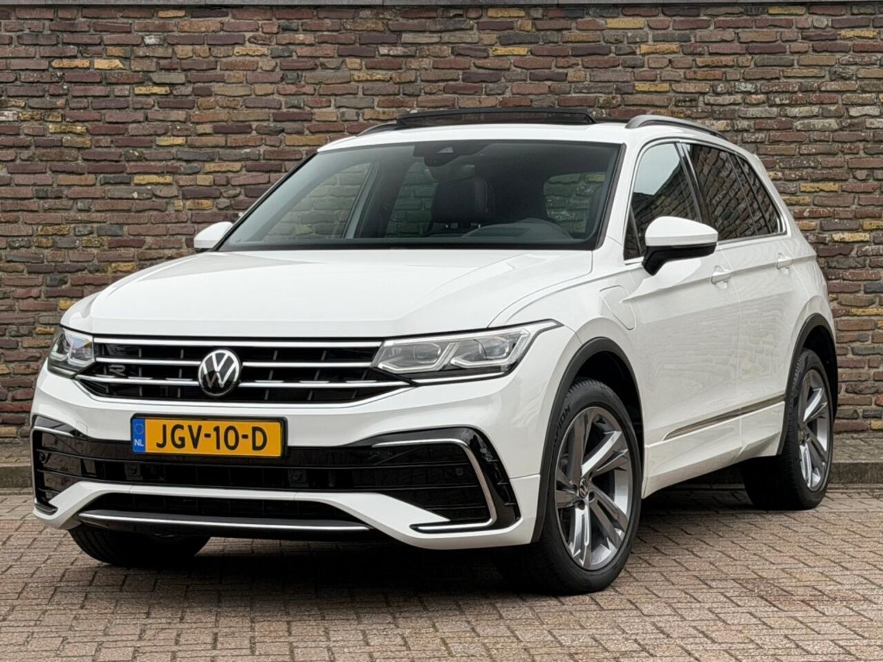 Volkswagen TIGUAN 1.4 TSI eHybrid R-LINE Panodak Head-Up Keyless