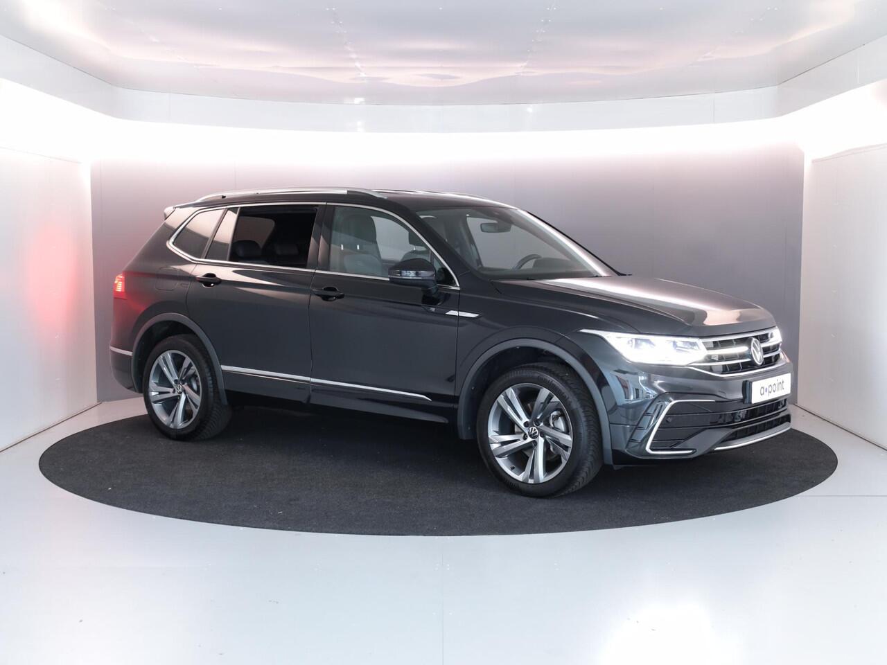 Volkswagen TIGUAN Allspace 1.5 TSI R-Line Business 150 pk Automaat (DSG) | Verlengde garantie | Navigatie | Parkeersensoren | Matrix LED koplampen | Stoelverwarming | R-Line |