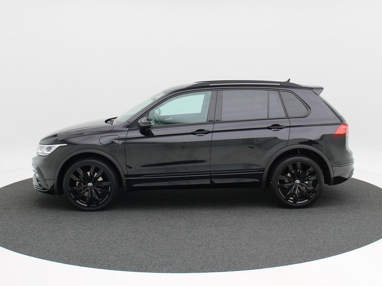 Volkswagen TIGUAN 1.4 TSi 245 Pk Automaat eHybrid R-Line Business+ | Black Style | Matrix LED | Elektrische Achterklep | Camera | Adaptive Cruise | Sensoren | 20 Inch