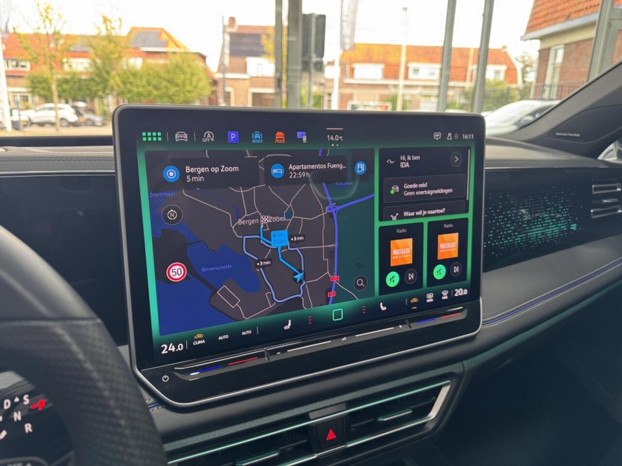 Volkswagen TIGUAN 1.5 eTSI R-Line PANO HUD 360 LANE