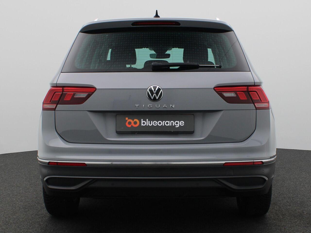 Volkswagen TIGUAN 1.5 TSI Life Business 130PK Adaptieve Cruise Controle, Keyless, Navi, PDC voor en achter, Clima, Digital Cockpit, 17" LM Velgen