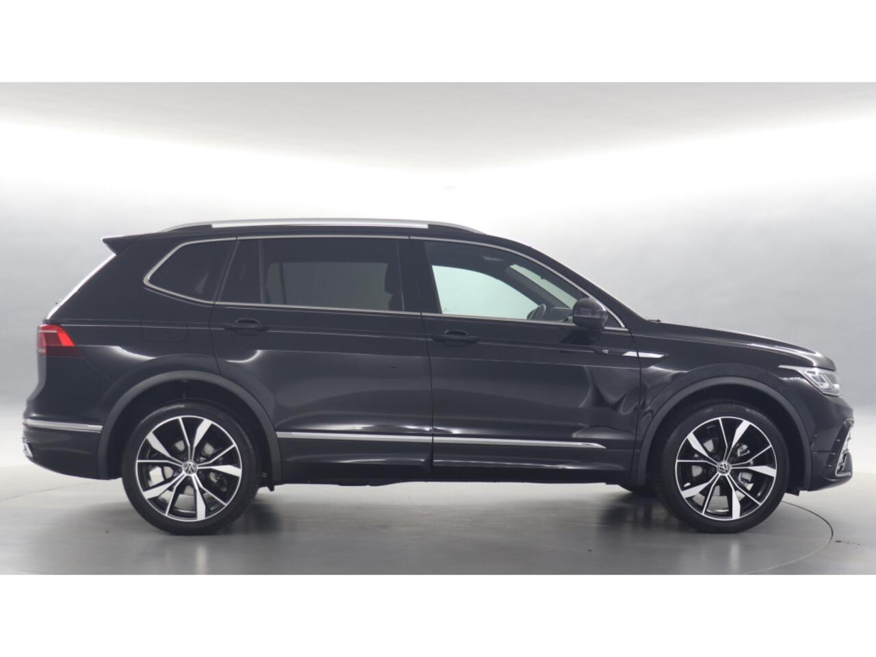 Volkswagen TIGUAN Allspace 1.5 TSI 150pk DSG R-Line Business 7p. Trekhaak
