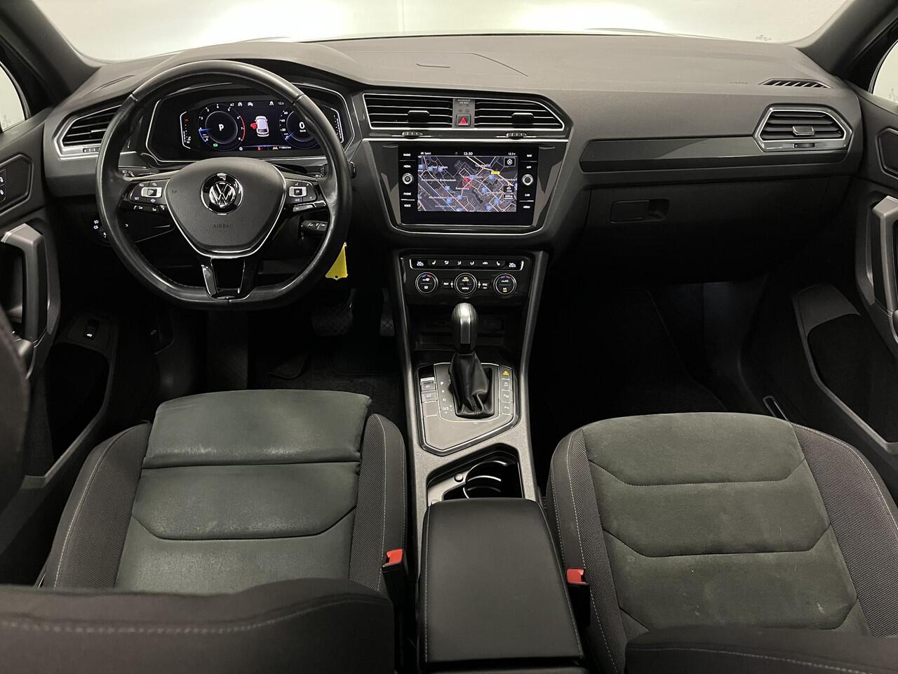 Volkswagen TIGUAN 1.5 TSI ACT R-Line Black Style | PANO | 20" SUZUKA LMV | STOELVERWARMING | CAMERA |