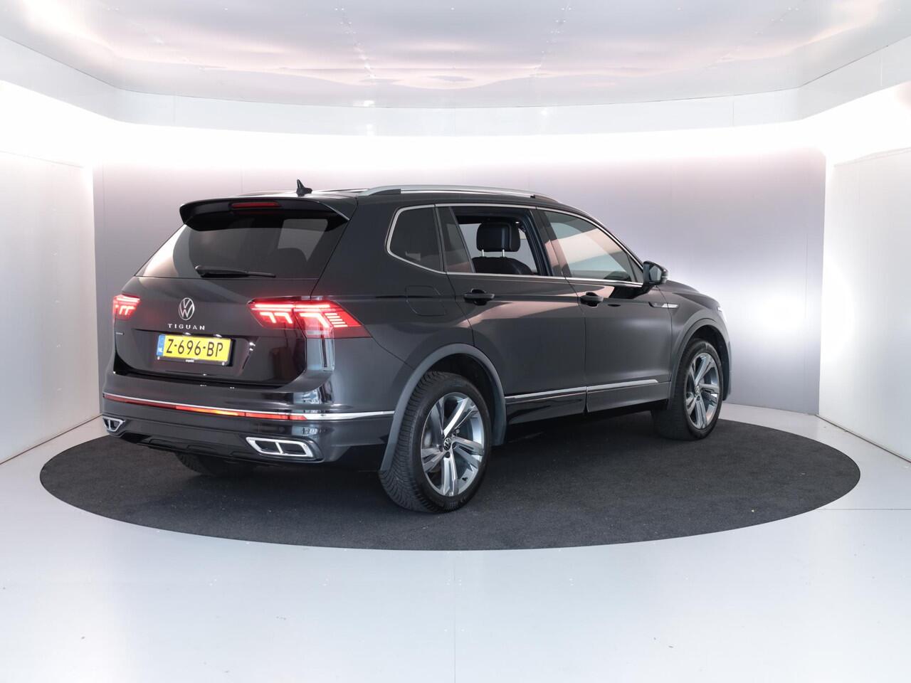 Volkswagen TIGUAN Allspace 1.5 TSI R-Line Business 150 pk Automaat (DSG) |R-line | Navigatie | Matrix LED koplampen | Stoelverwarming |5-pers| Verlengde garantie |Parkeersensoren