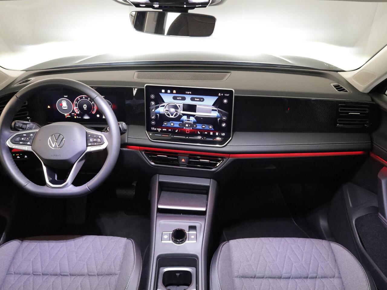 Volkswagen TIGUAN 1.5 eTSI Life Edition 130 pk Automaat (DSG) | Navigatie | Elektr. trekhaak | Stoelverwarming | Parkeersensoren | 18"LM velgen Achteruitrijcamera |