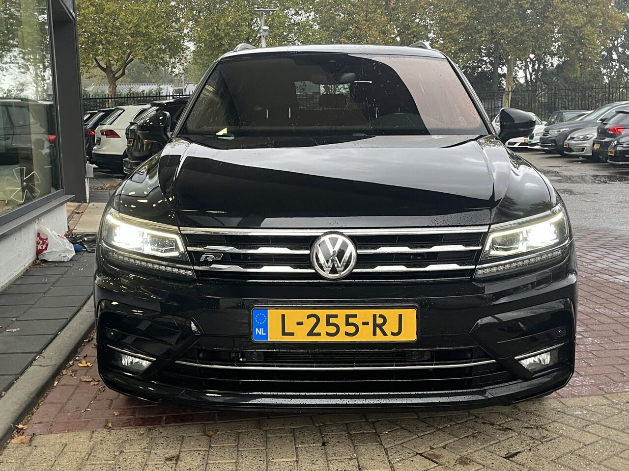 Volkswagen TIGUAN Allspace 1.5 TSI Highline Business R 7p. / Panorama dak / Full Led / Camera / Elect. klep / 20 Inch