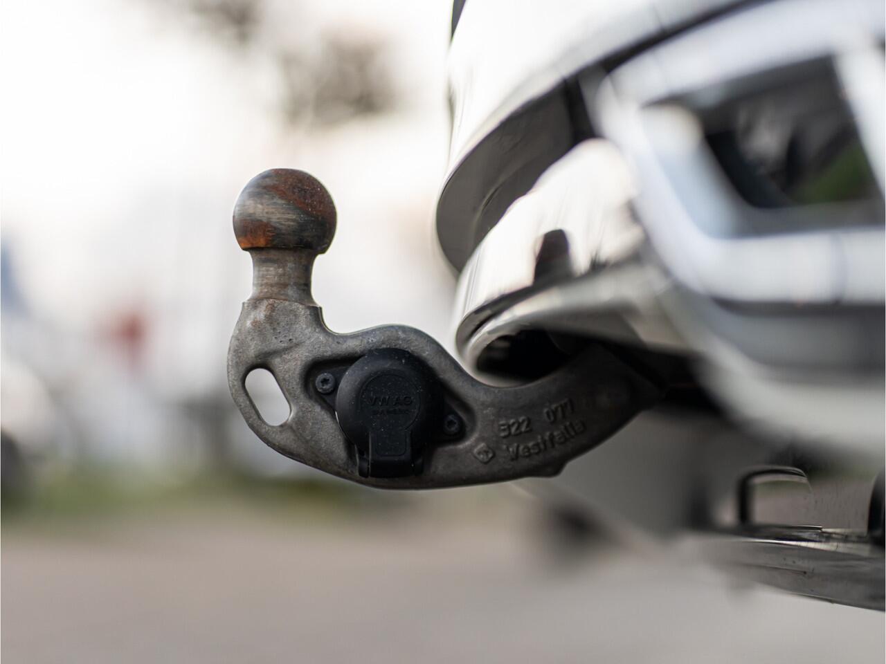 Volkswagen TIGUAN 1.4 TSI eHybrid R-Line Business+ BLACK OPTIC IQ LIGHT CAMERA TREKHAAK 19 INCH APPLE CARPLAY DODEHOEK