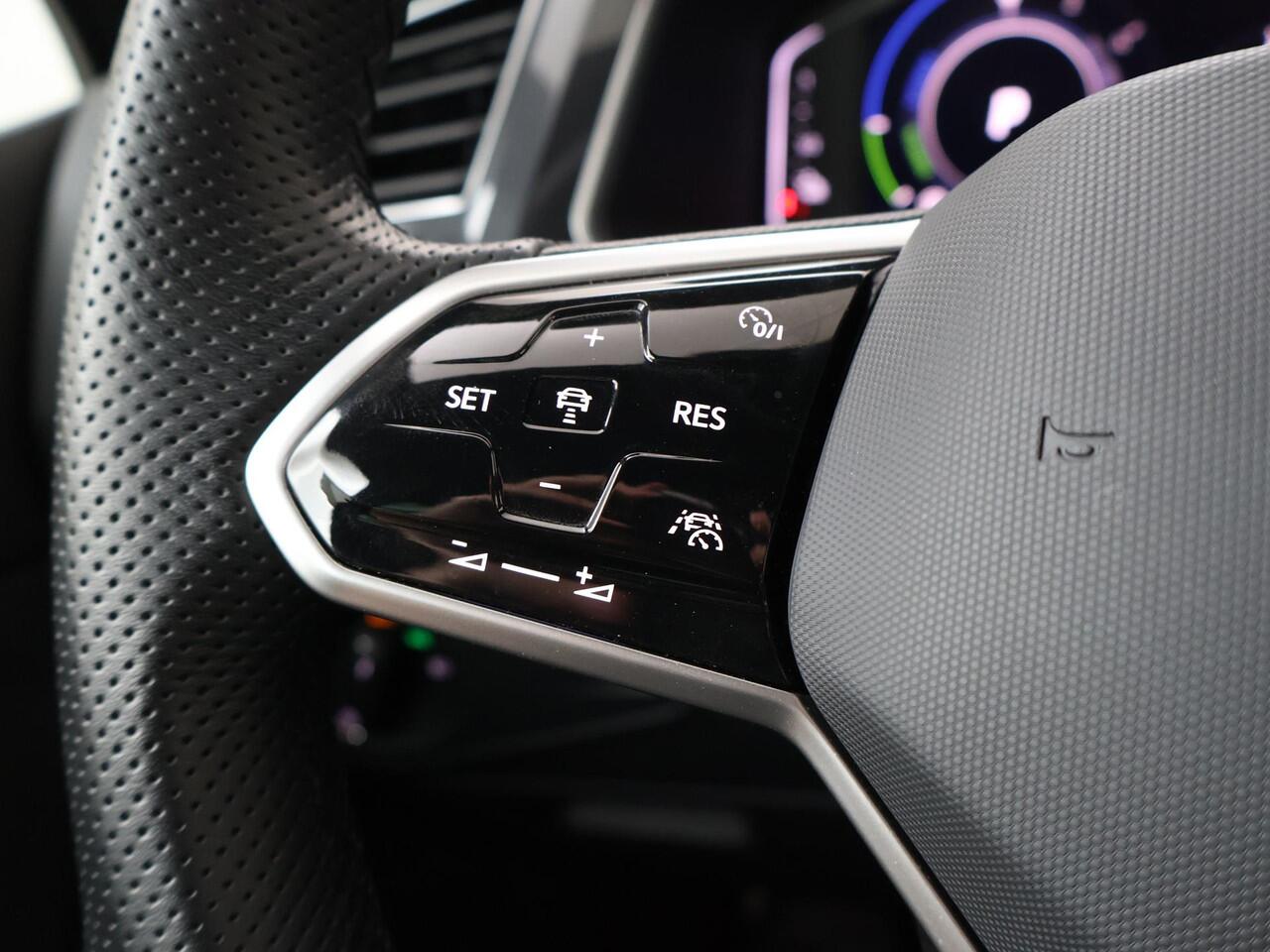 Volkswagen TIGUAN 1.4 TSI eHybrid R-Line Business | 245 PK | Automaat | Trekhaak | Achteruitrijcamera | R-Line |