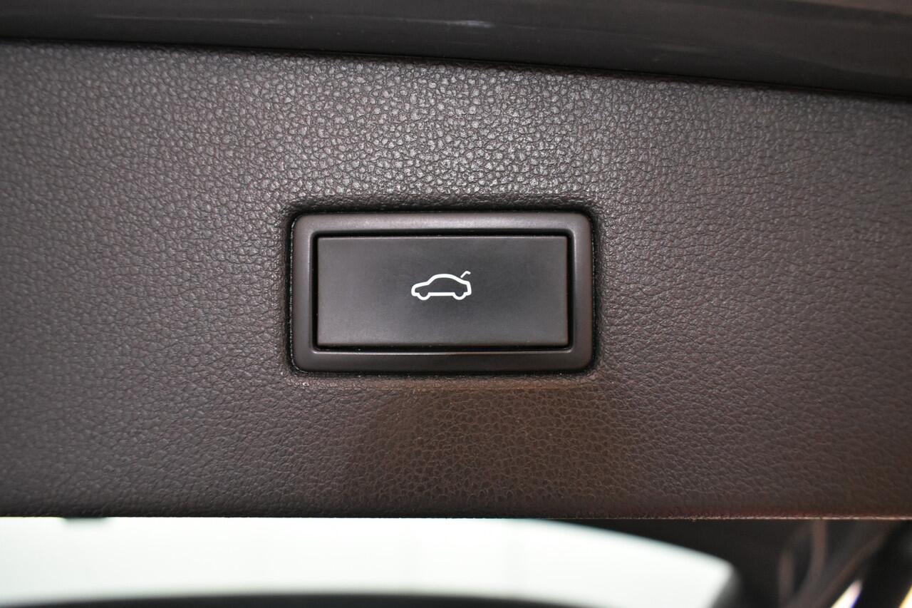 Volkswagen TIGUAN 1.5 TSI R-Line EL Trekh+aKlep Panodak Virtual Camera Zwarte hemel bkl