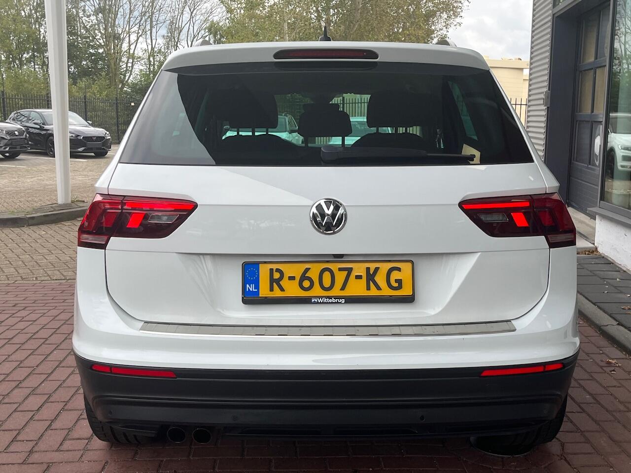 Volkswagen TIGUAN Comfortline 4-Motion / 190 PK / 19 Inch / Navigatie / Camera / Side Assist / Adaptive Cruise