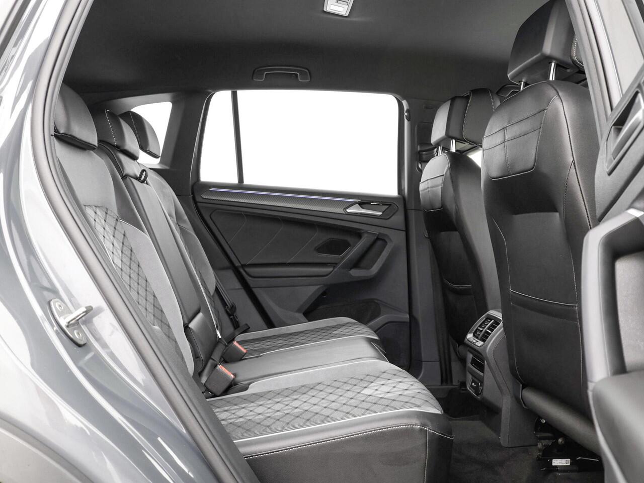 Volkswagen TIGUAN 1.5 TSI 150pk DSG R-Line · Apple/Android Car Play · Navigatie · P-Sensoren · Elek. Trekhaak · 19'' Inch ·