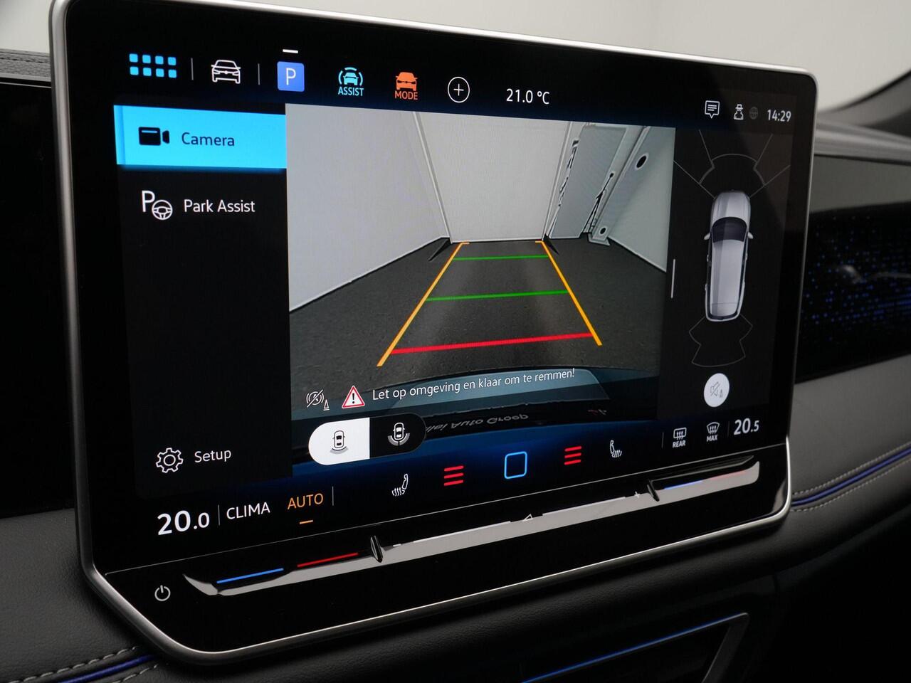 Volkswagen TIGUAN 1.5 eHybrid 204 pk R-Line Edition | Panoramadak | Stoel-/stuurverwarming | Park Assist Plus | Side Assist | Carplay | ergoActive Sportstoelen | 20 inch