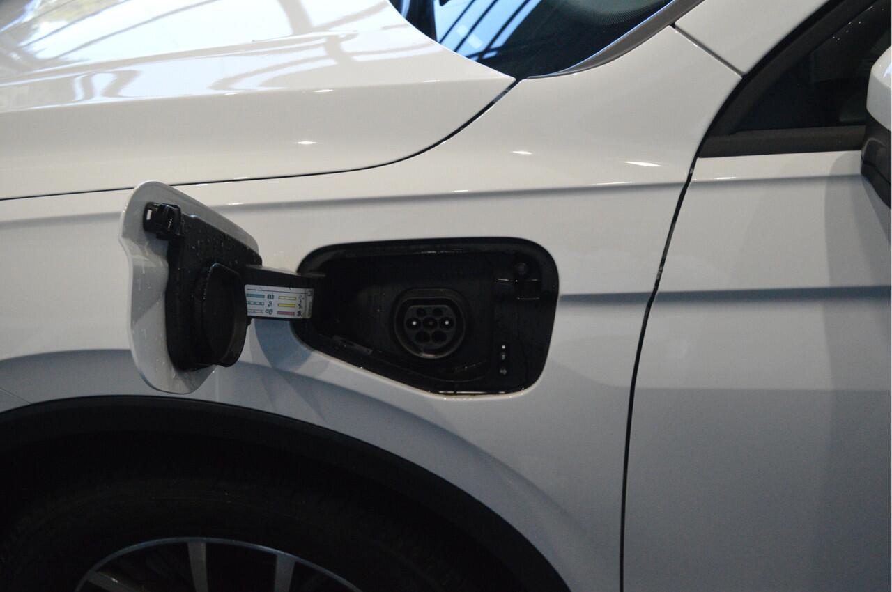 Volkswagen TIGUAN 1.4 TSI eHybrid pano led pdc head up 245 pk !!