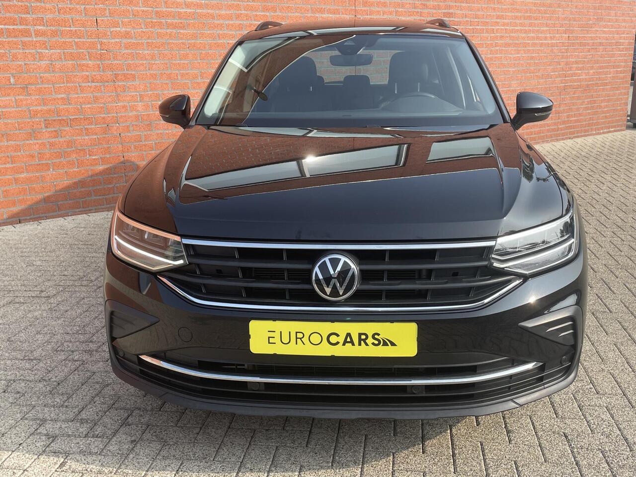 Volkswagen TIGUAN 1.5 TSI 150pk DSG Life COMPANY CAR Panoramadak Navigatie d.m.v. Apple Carplay Android Auto Parkeersensoren Adaptive Cruise Control Stoel- en stuurverwarming Ledverlichting Getinte ramen Climate Control