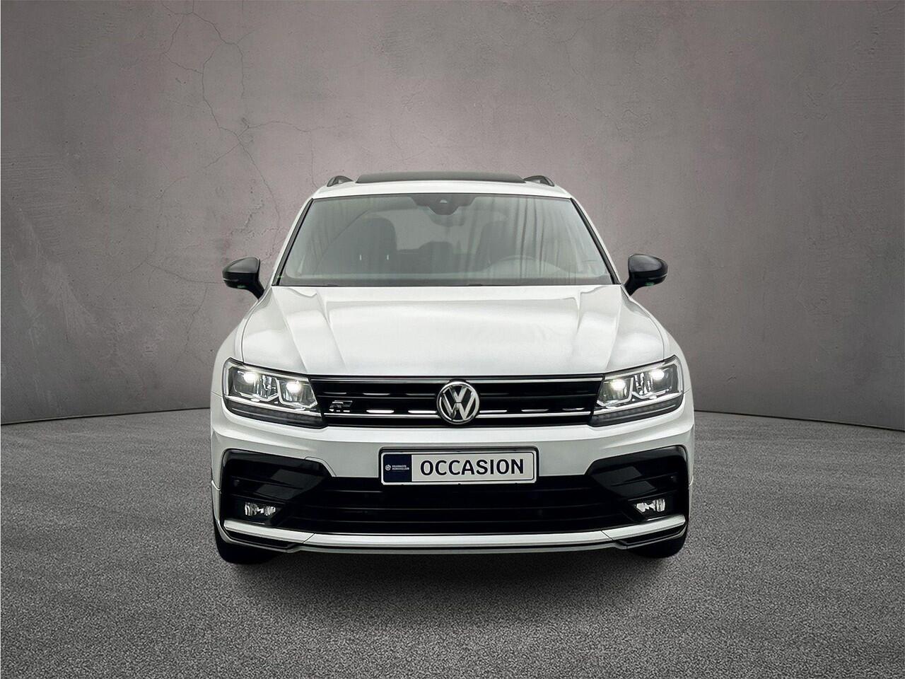 Volkswagen TIGUAN Highline Business R 1.5 TSI 150pk DSG Automaat Trekhaak, Black Style, Panoramadak, Elektrische achterklep, Navigatie, Stoelverwarming, LED koplampen