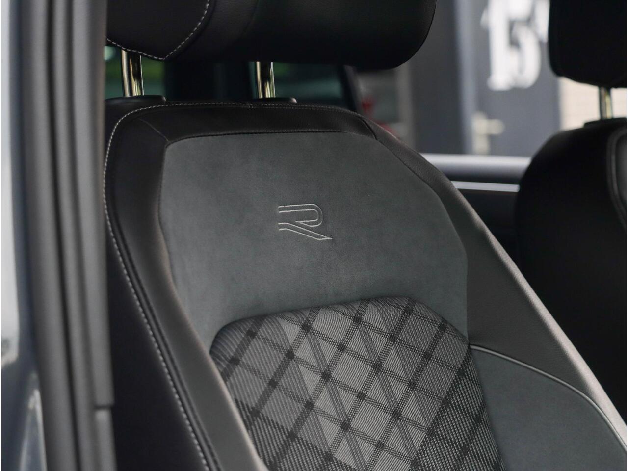 Volkswagen TIGUAN 1.4 eHybrid R-Line 3x | 245PK Matrix LED 20'' 30.173km!