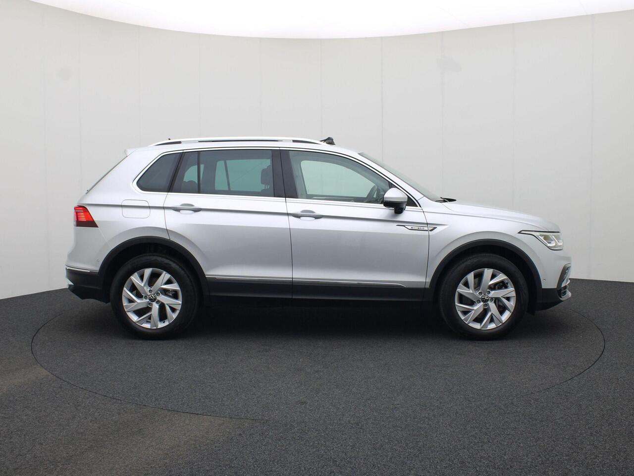 Volkswagen TIGUAN 1.4TSIeHybrid 180kW/245PK Elegance DSG · Panoramadak · Camera + Parkeersensoren · Navigatie