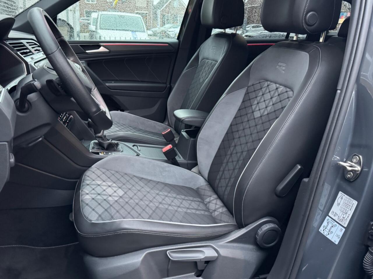 Volkswagen TIGUAN 1.5 TSI DSG R-LINE Black Style Panoramadak NL-auto 1e Eig.