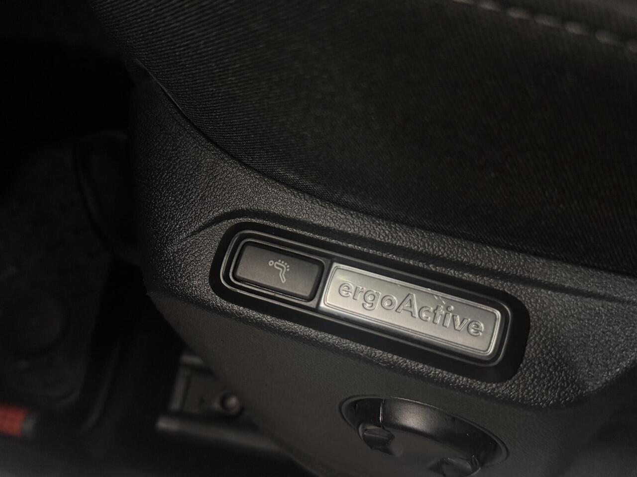 Volkswagen TIGUAN 1.5 TSI Comfortline Panoramadak Trekhaak Navi Ad Cruise Winter pack El. Klep Dealeronderhouden