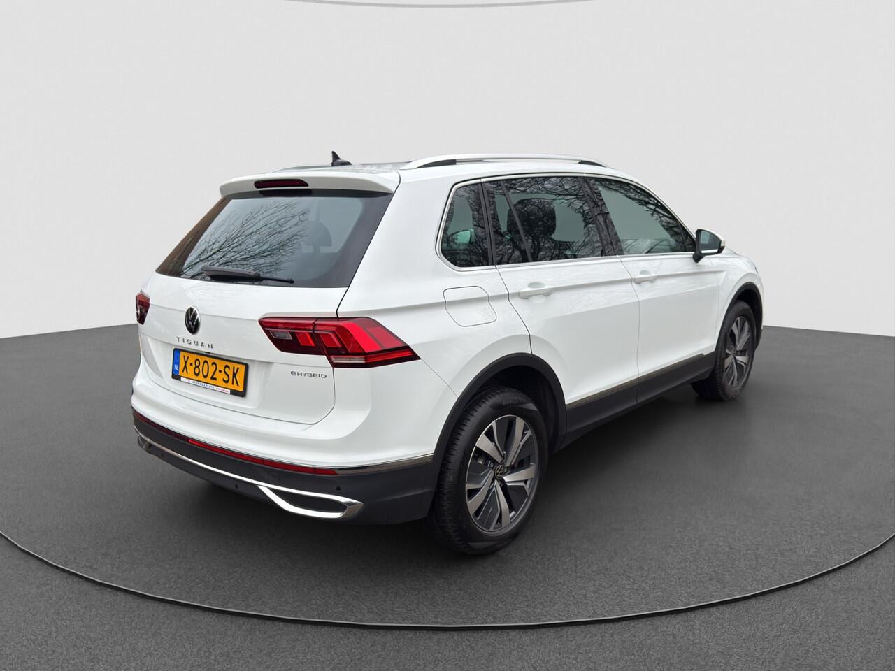 Volkswagen TIGUAN 1.4 TSI PHEV Business+ | Panodak | navi | virtual | camera!