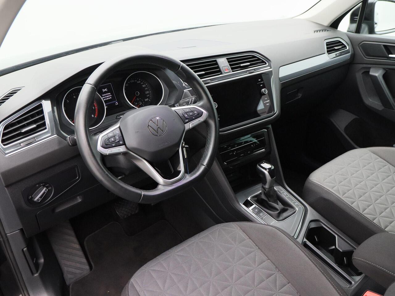 Volkswagen TIGUAN 1.5 TSi 150 Pk Automaat Life | Trekhaak | Adaptive Cruise | Carplay | Climate Control | Parkeersensoren | Navigatiesysteem | LED | 17 Inch | 76.555 Km