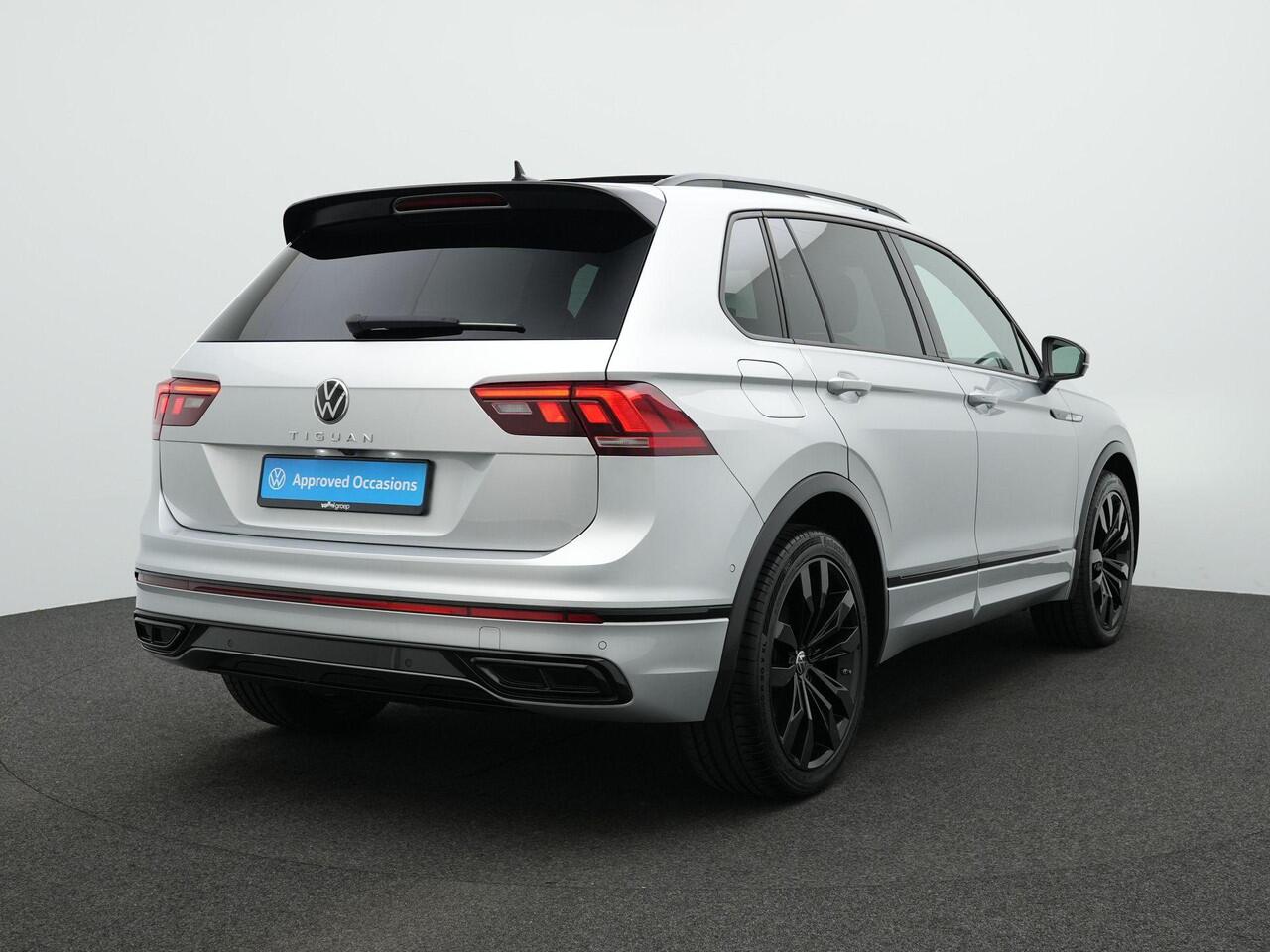Volkswagen TIGUAN 2.0 TDI 150 pk DSG R-Line Business+ | Panoramadak | Trekhaak | Standkachel | Leder | Geheugenstoelen | Head-up display | Stuur-/achterbankverwarming
