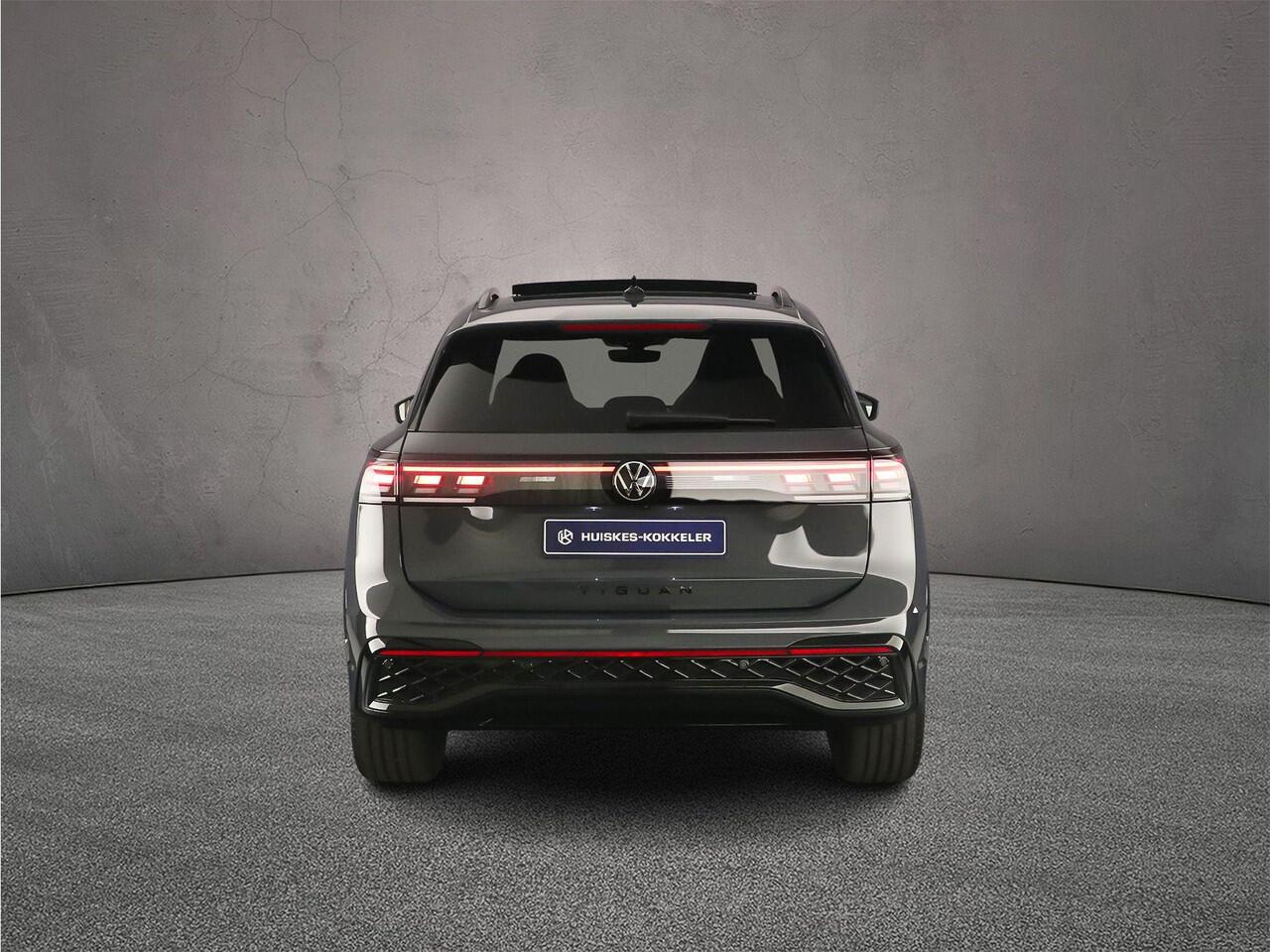 Volkswagen TIGUAN R-Line Edition 1.5 TSI eHybrid 272pk DSG Automaat Trekhaak, Black Style, Panoramadak, Adaptive cruise control, Elektriche achterklep, Achteruitrijcamera