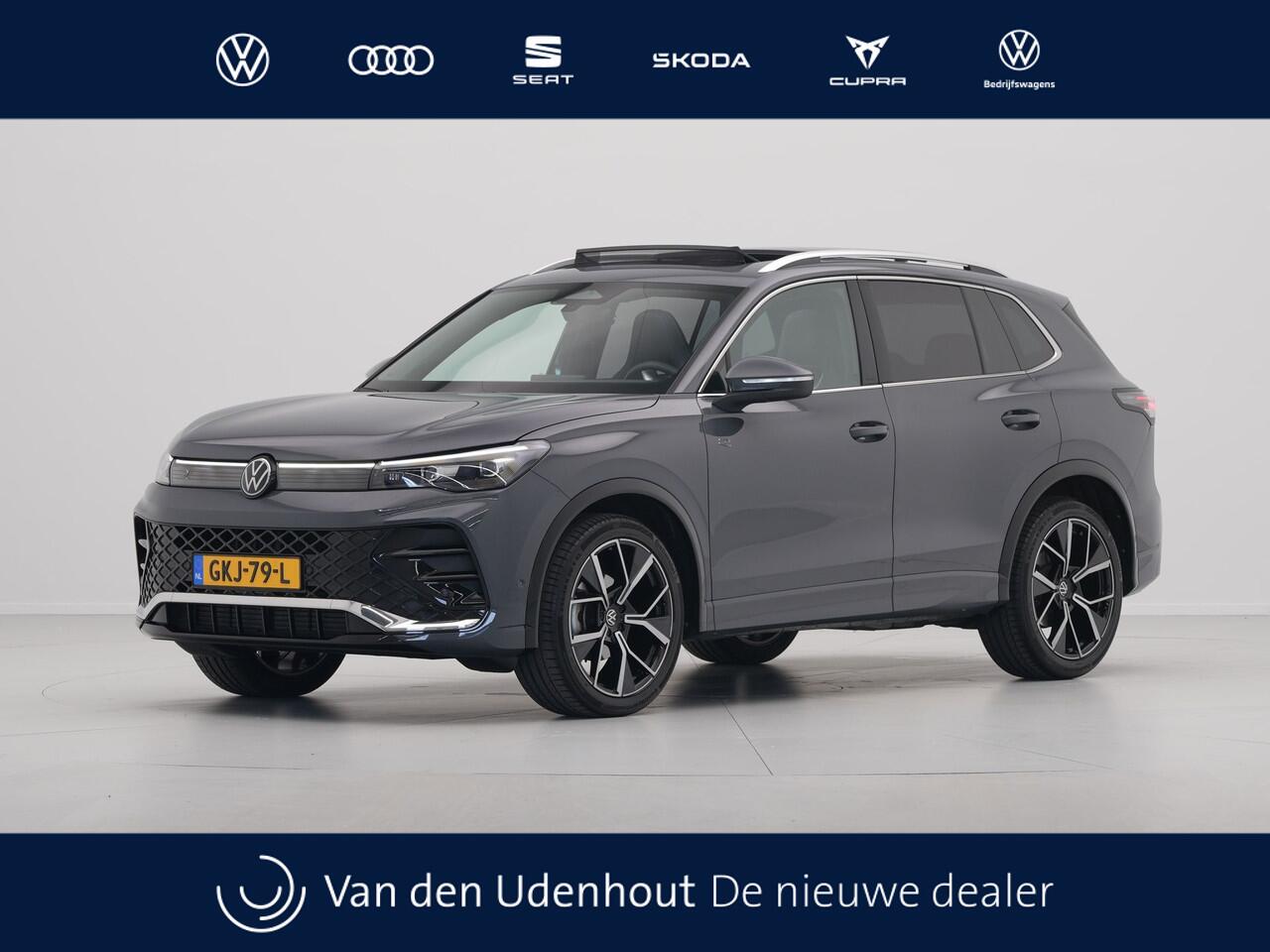 Volkswagen TIGUAN 1.5 eTSI R-Line Business Panorama Camera Navigatie Acc 36