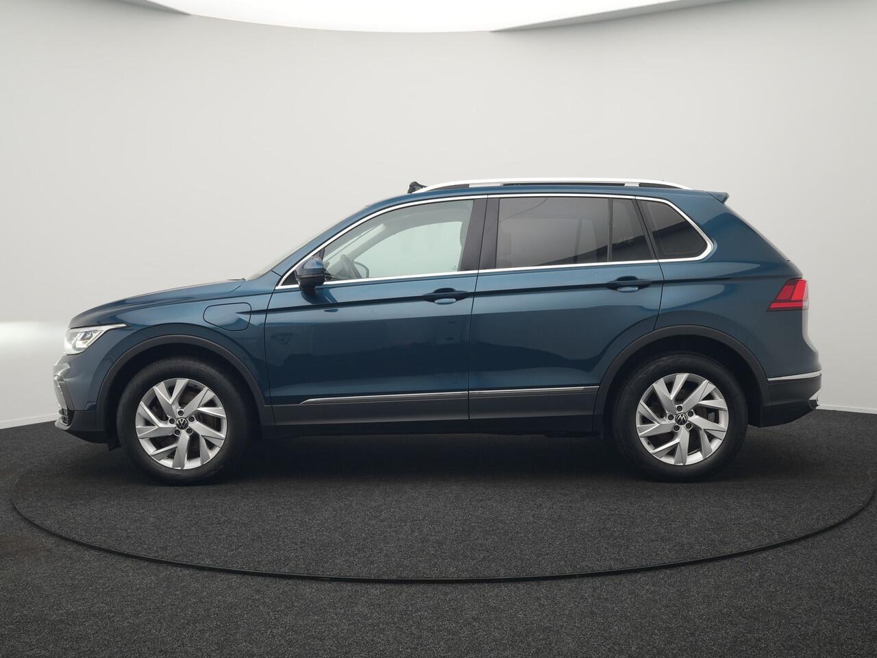 Volkswagen TIGUAN 1.4 TSI eHybrid Elegance Plug In Hybrid 245pk PHEV | Panodak | IQ Light | Adaptive Cruise | Alcantara Sportstoelen Verwarmd | Apple Carplay | Sfeerverlichting | Stuur Verwarmd | Navigatie | Virtual | DAB |