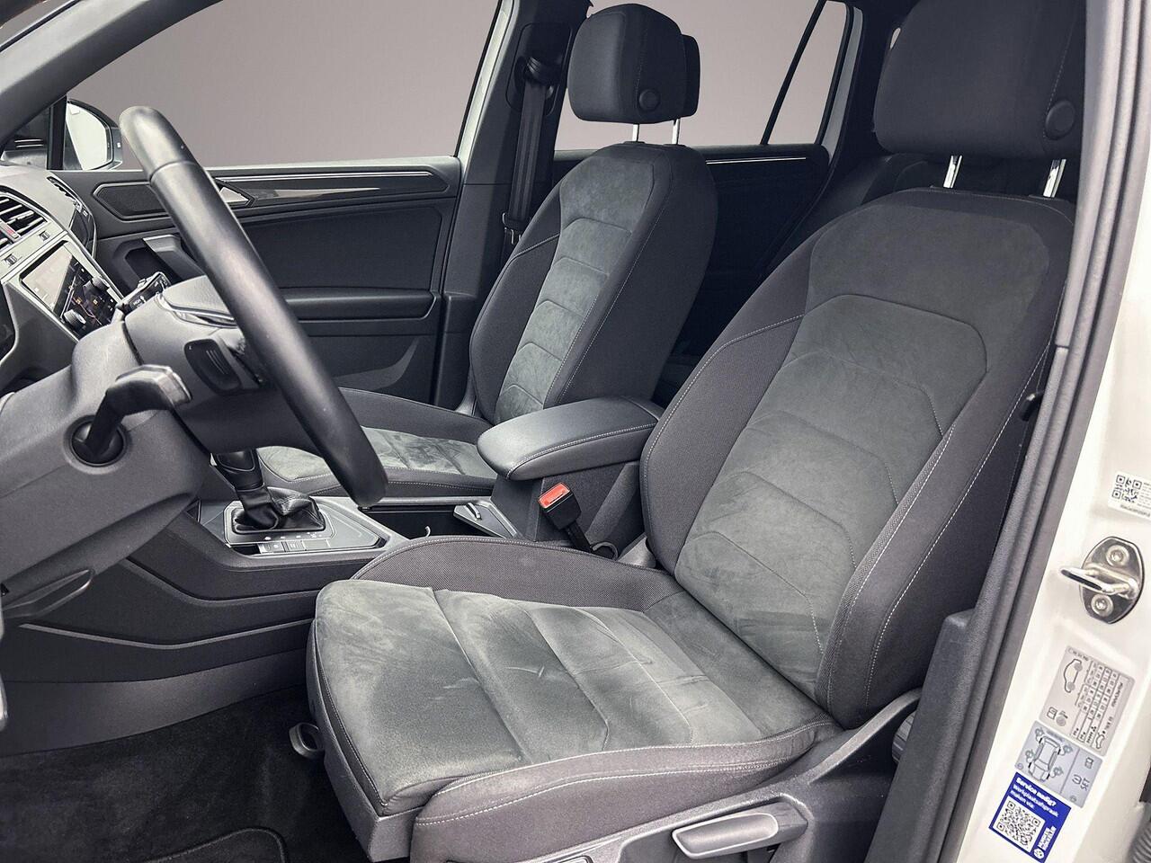 Volkswagen TIGUAN Highline Business R 1.5 TSI 150pk DSG Automaat Trekhaak, Black Style, Panoramadak, Elektrische achterklep, Navigatie, Stoelverwarming, LED koplampen