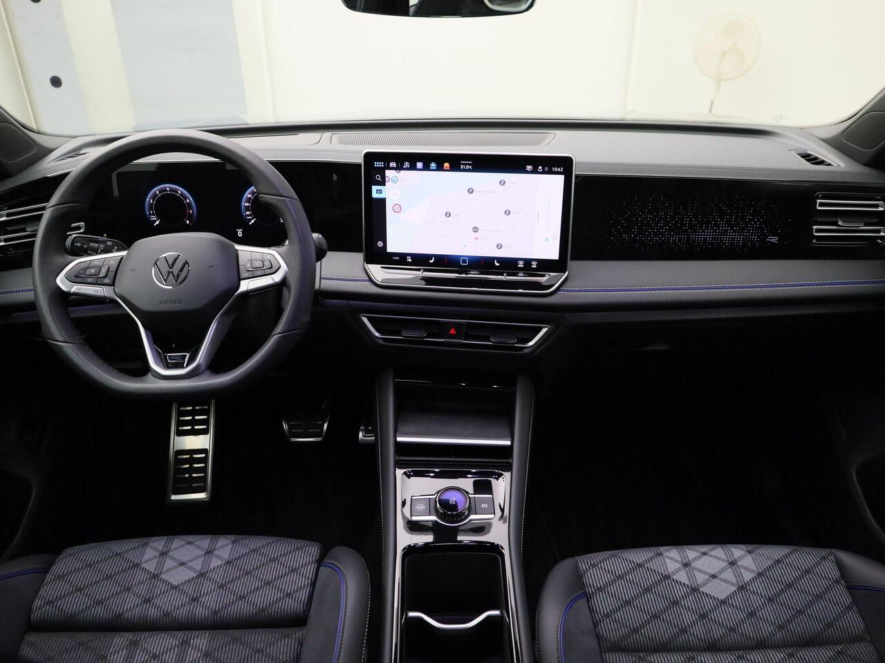 Volkswagen TIGUAN 1.5eTSI/150PK DSG R-Line Edition · 360 Camera · Keyless · IQ.Light · Garantie t/m 11-09-2026