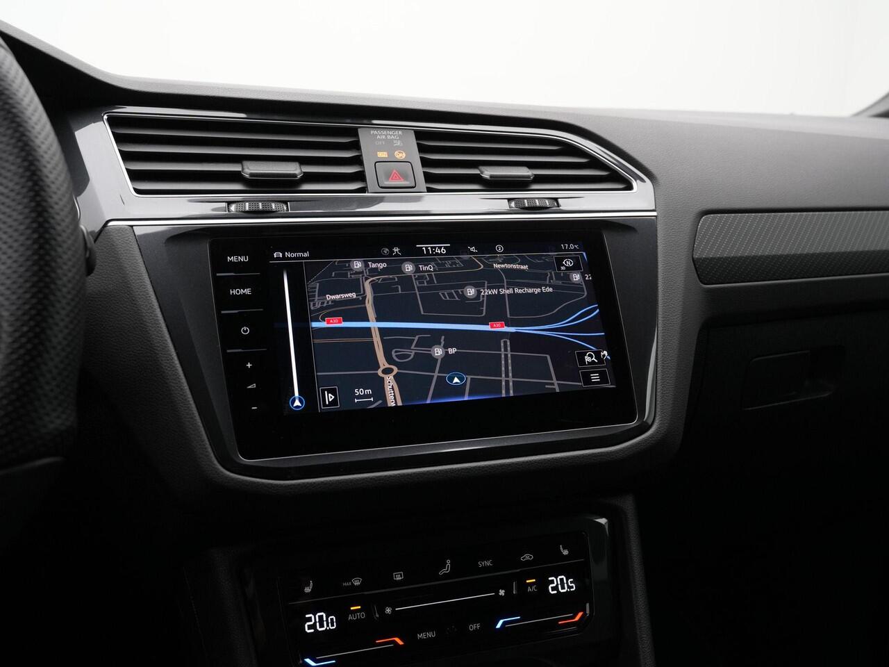 Volkswagen TIGUAN 1.4 TSI eHybrid 245 pk DSG R-Line | Panoramadak | Trekhaak | Navigatie Discover Pro | 360 camera | IQ Light | Stuur-/achterbankverwarming